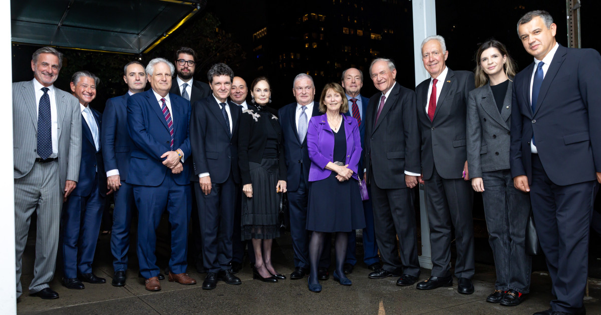 Nicușor Dan s-a întâlnit la New York cu foști ambasadori americani pentru consolidarea relațiilor bilaterale