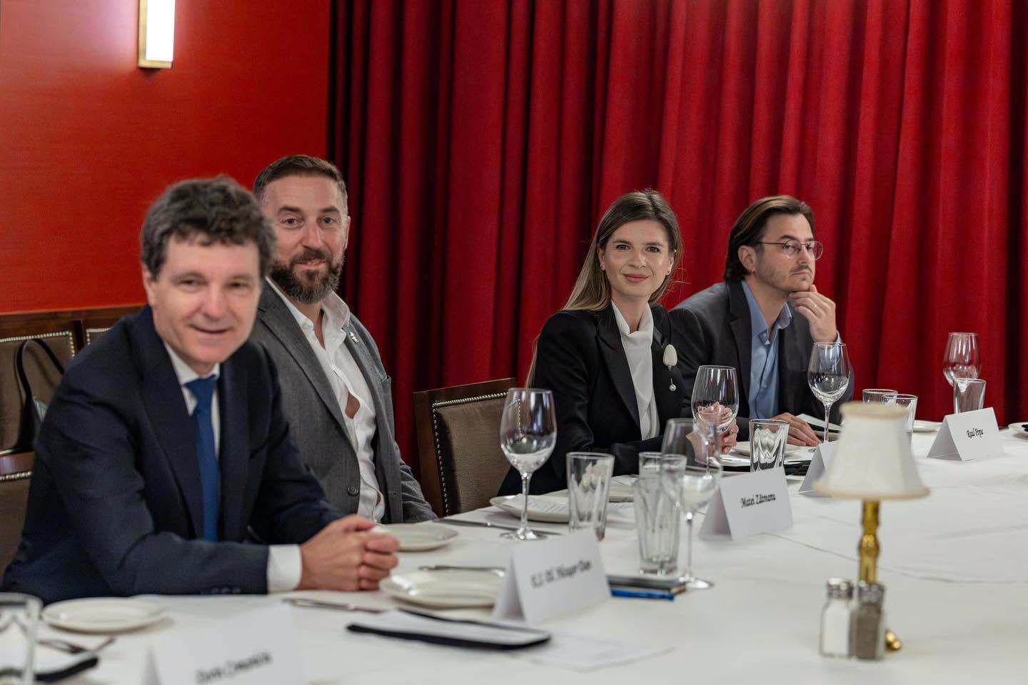 Nicușor Dan s-a întâlnit la sediul JPMorgan cu investitorii în obligațiuni de stat românești