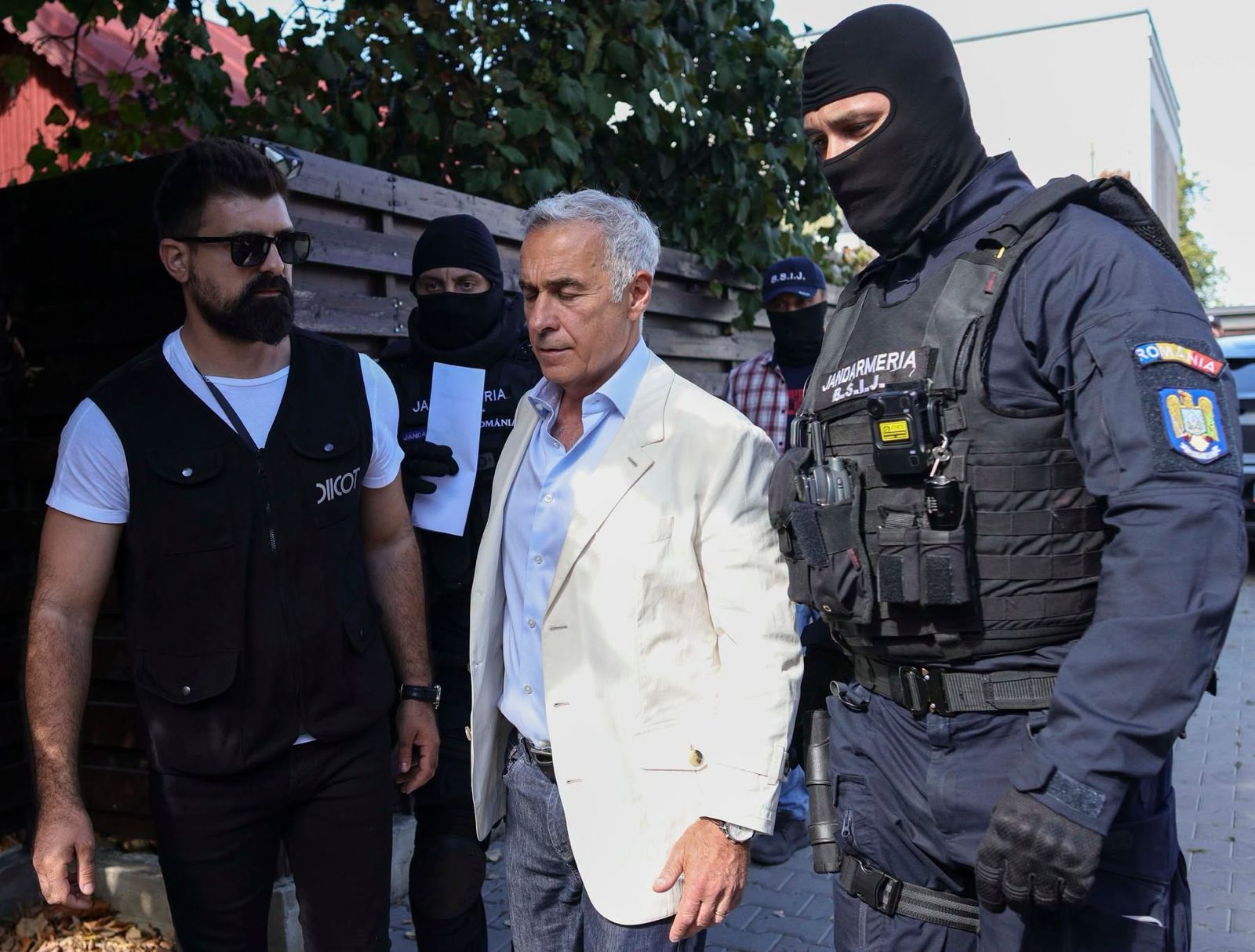 Călin Georgescu este plasat sub control judiciar în dosarul de înșelăciune de 1,1 milioane de euro