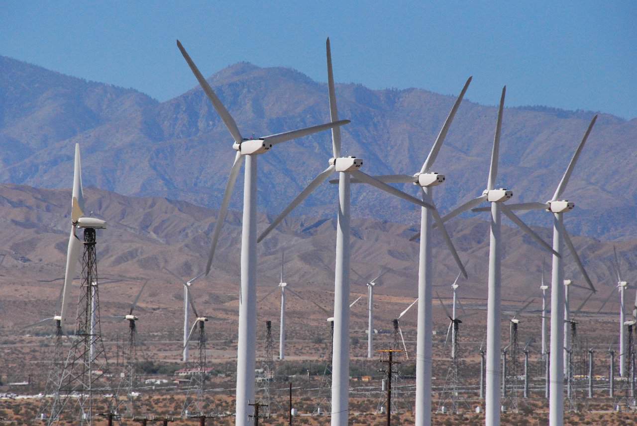 Comisia Europeană refuză amânarea restricțiilor privind invertoarele electrice chinezești