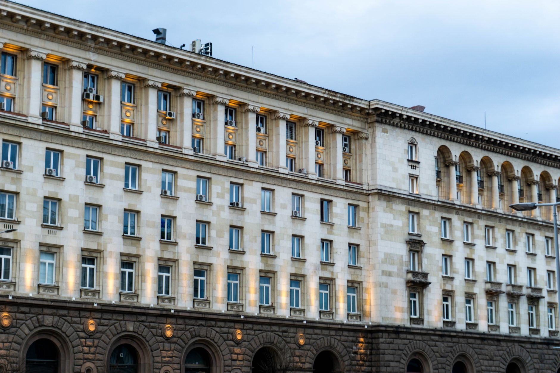 Compromis în UE: Oligarhii Alișer Usmanov și Mihail Fridman sunt scoși de pe lista sancțiunilor împotriva Rusiei