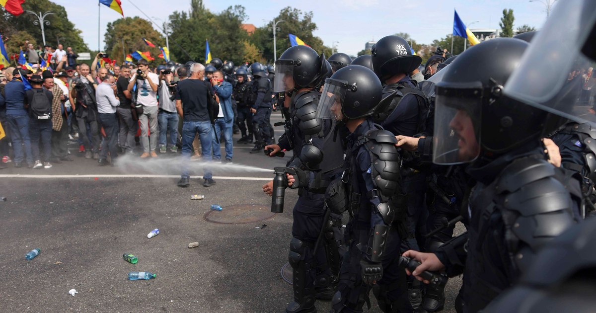 27 de persoane reținute în dosarul violențelor de la protestul din Piața Victoriei