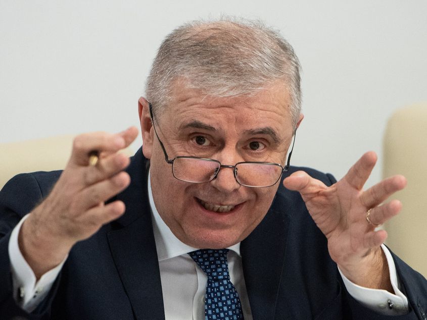 Lucian Pahonțu acționează Ministerul Educației în instanță pentru securizarea titlului de doctor