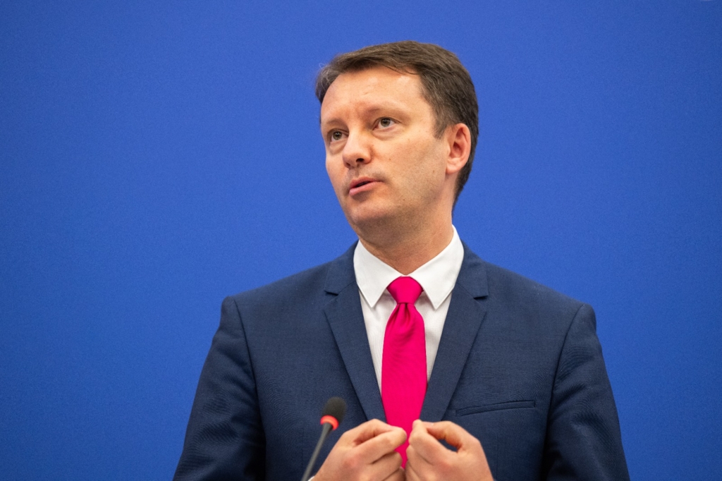 Asociația Italienilor din România contestă în instanță decretul de numire a lui Siegfried Mureșan ca premier