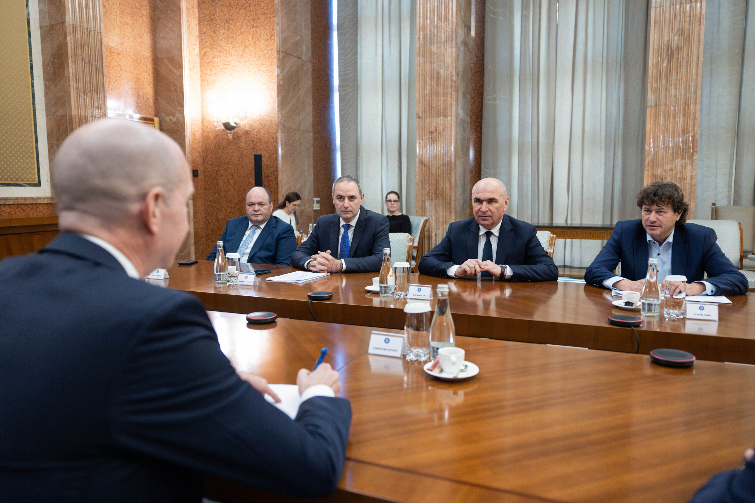 Ilie Bolojan a discutat cu Standard&Poor’s despre reformele necesare pentru reducerea deficitului bugetar