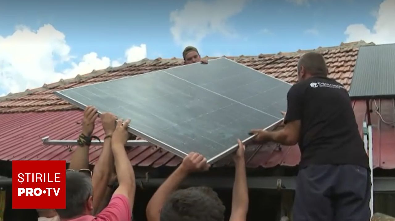 Propuneri legislative la Parlament: Panouri fotovoltaice pe acoperișurile blocurilor și pe balcoane