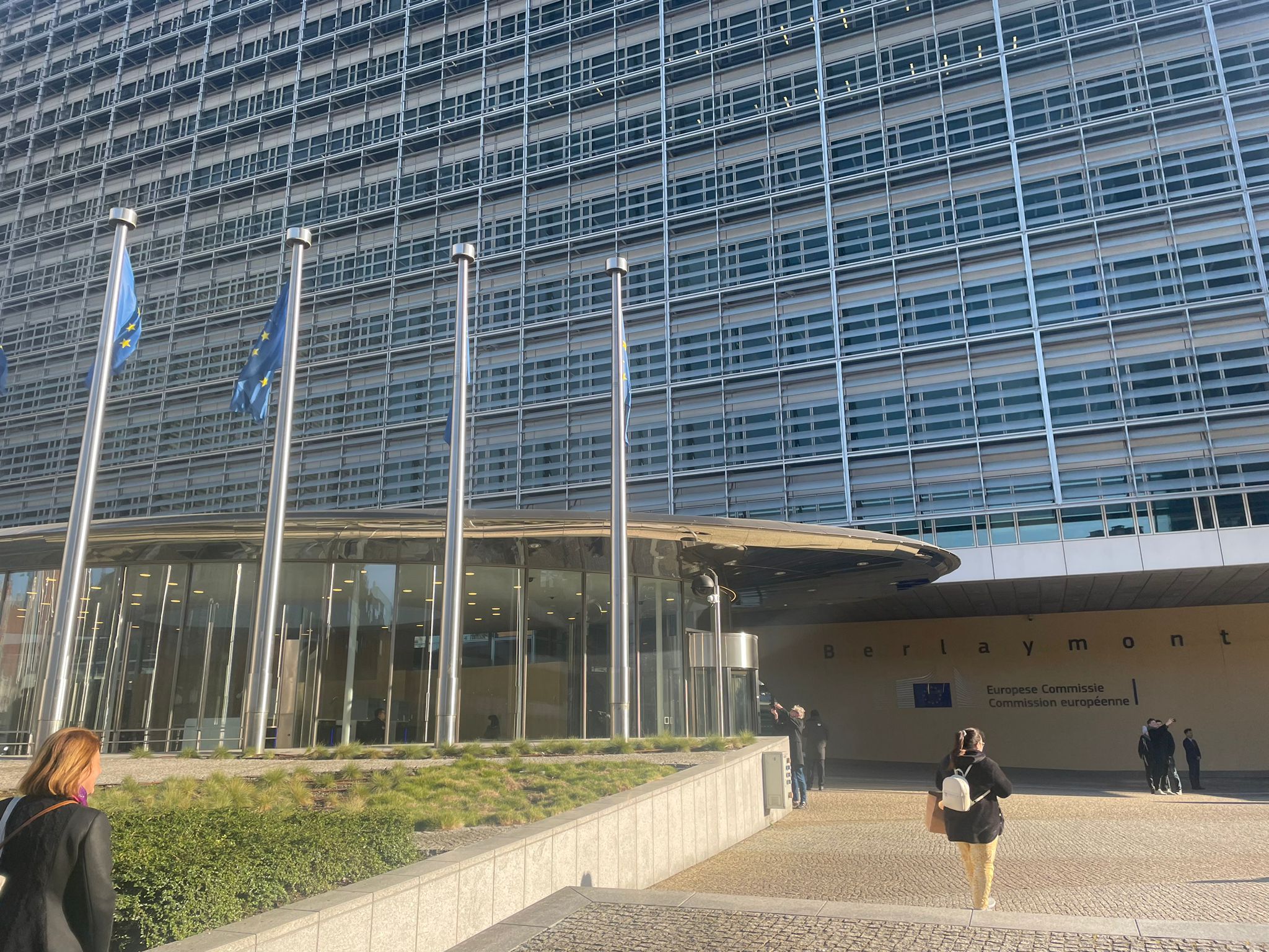 Comisia Europeană trimite România în întârziere pentru netranspunerea normelor privind hidrogenul și gazele decarbonizate