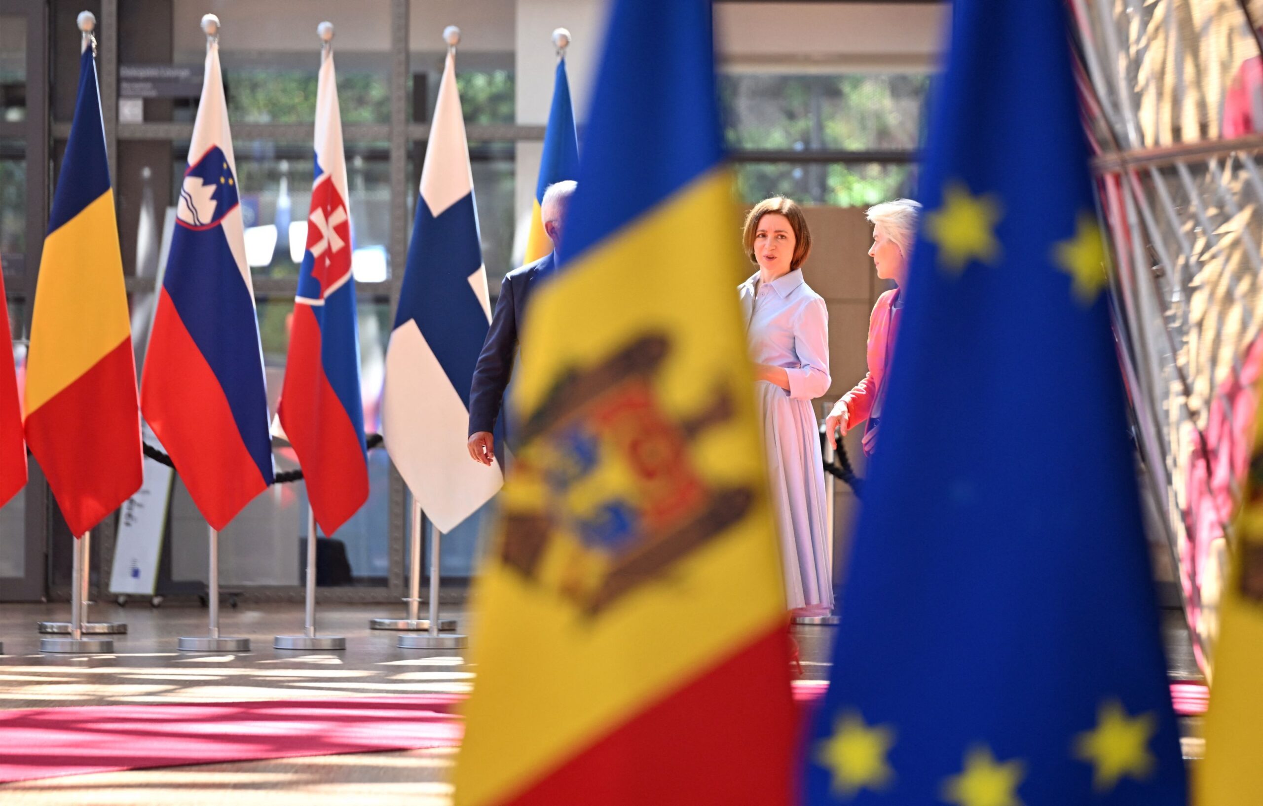 Comisarul european pentru Extindere laudă progresul Republicii Moldova în procesul de aderare la UE