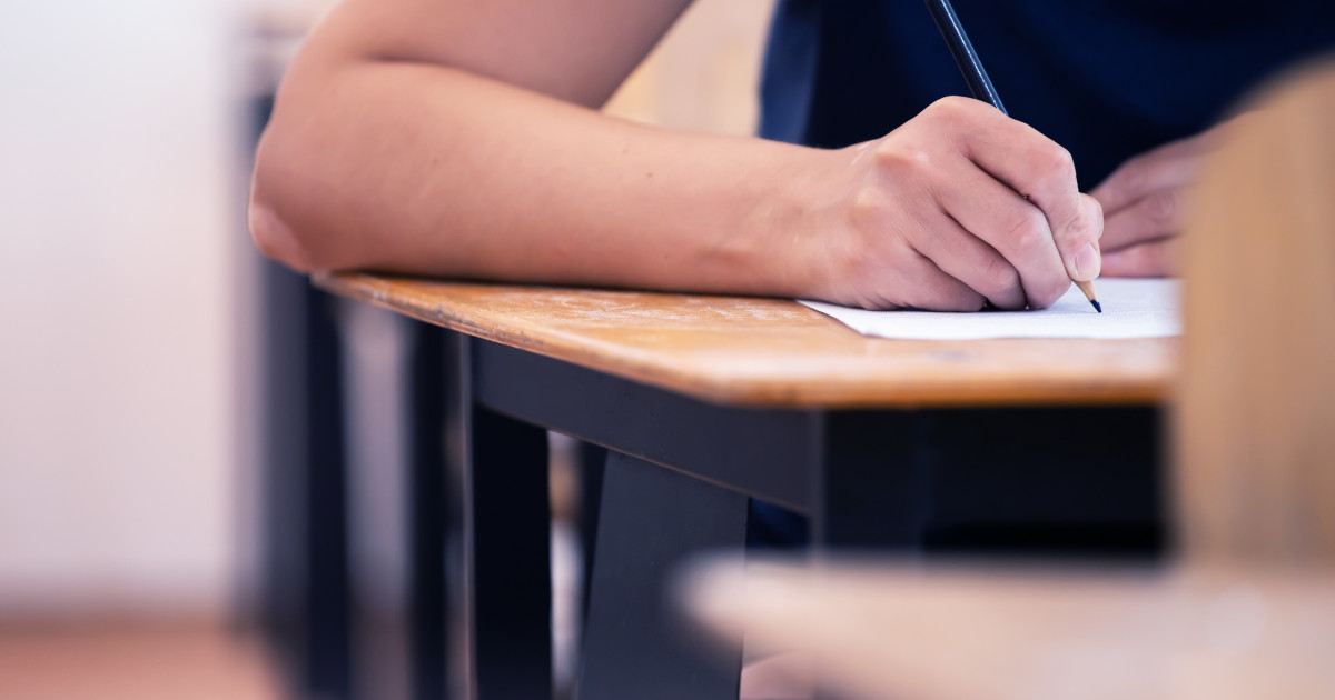 Nicușor Dan a promulgat legea care elimină examenele de admitere organizate de licee