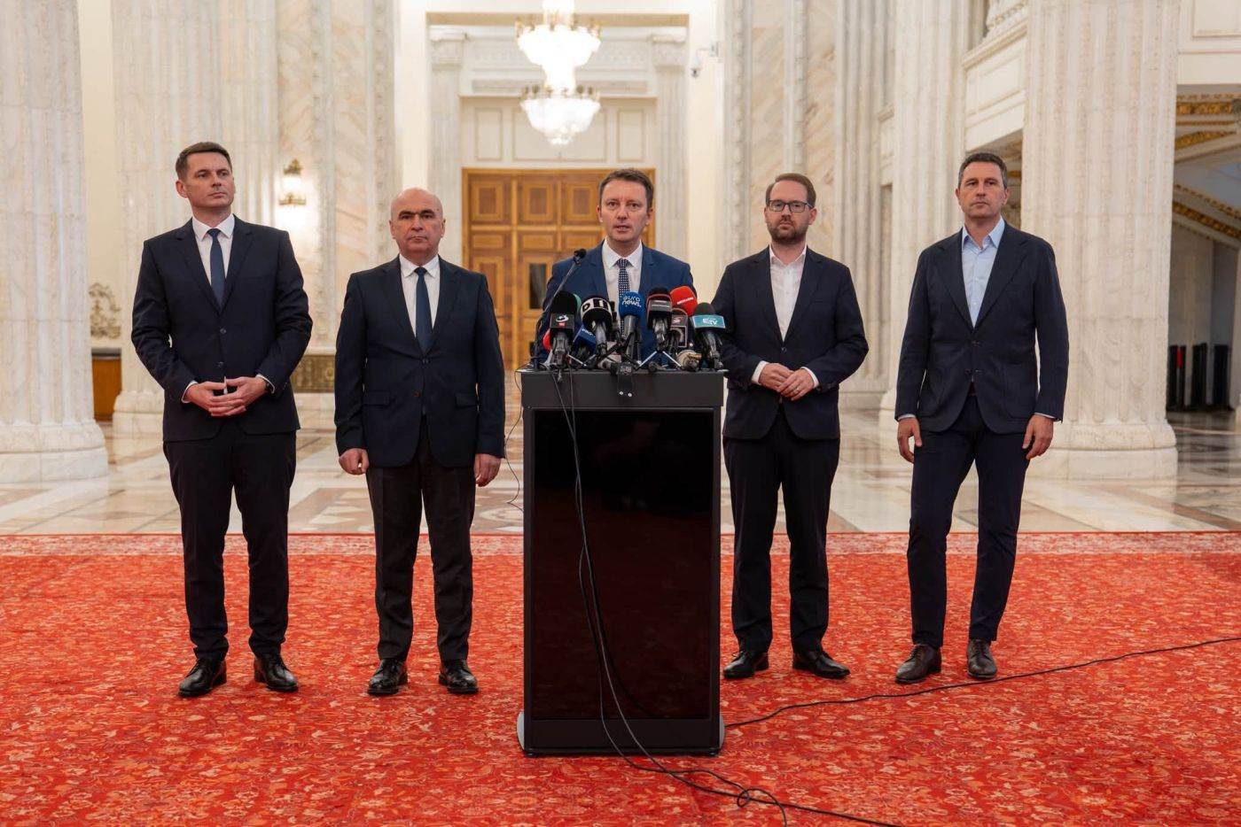 Siegfried Mureșan avertizează PSD: Neparticiparea la votul Guvernului ar fi un act ostil față de președinte