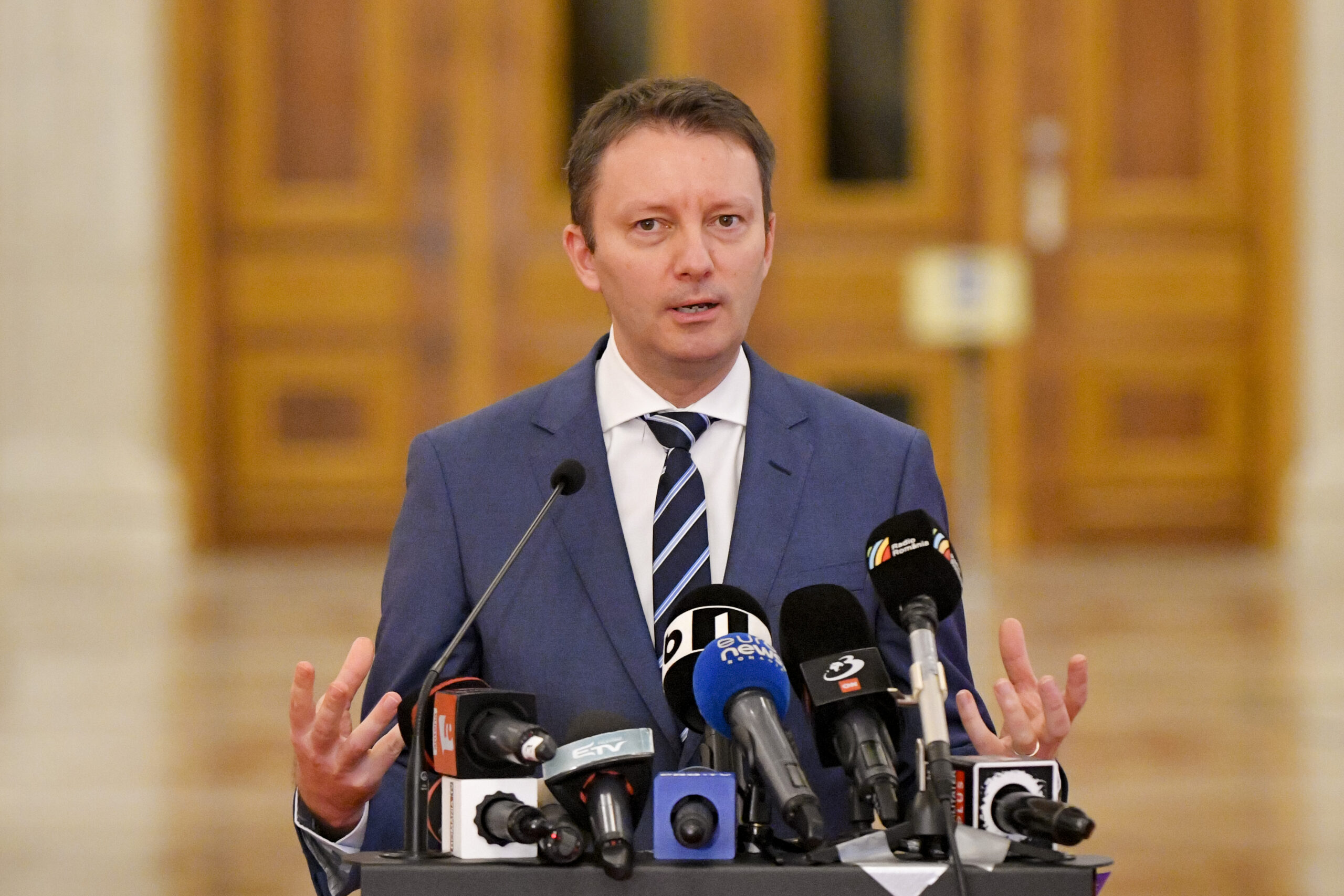 Siegfried Mureșan a depus lista miniștrilor și programul de guvernare, deși nu deține majoritatea parlamentară