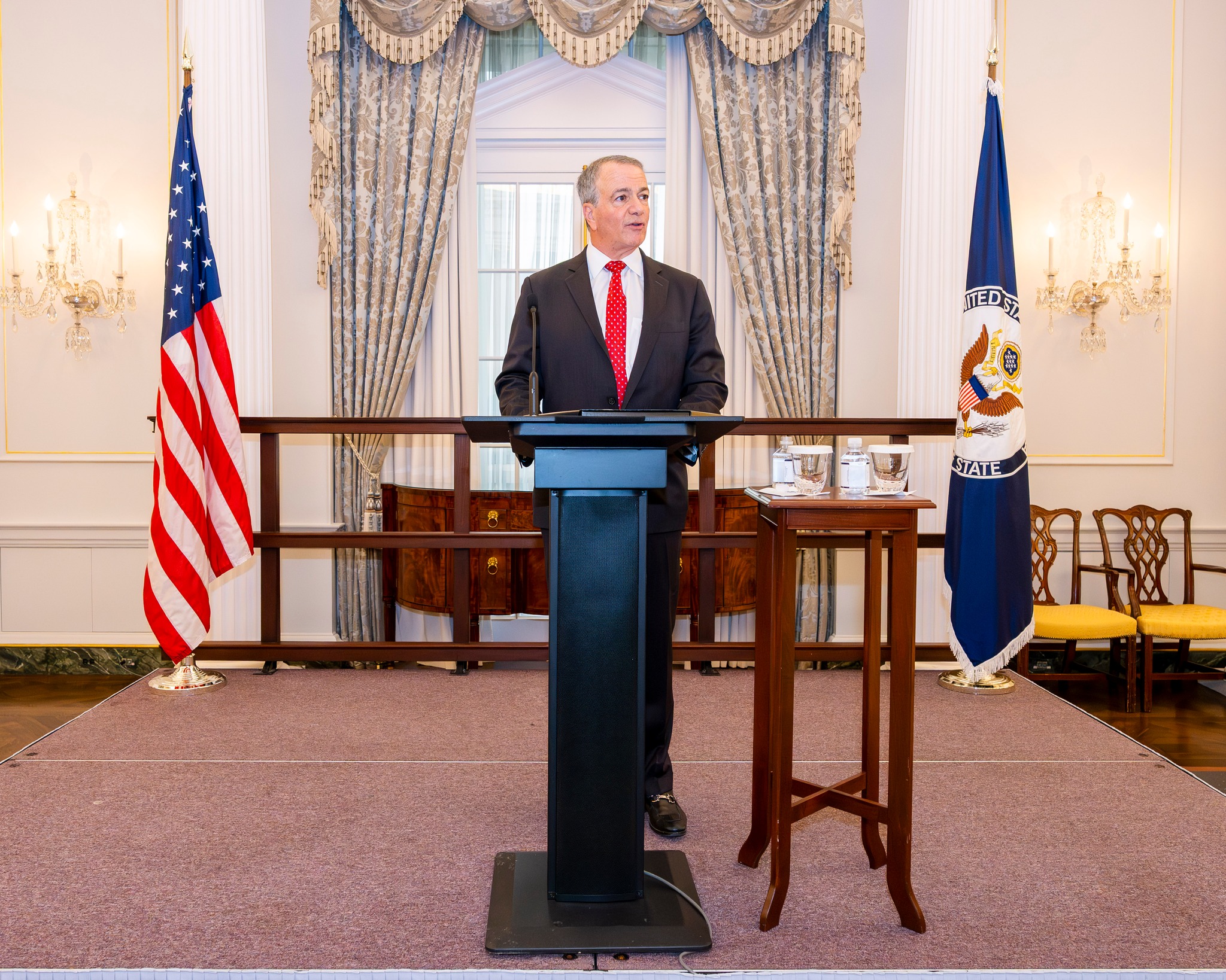 Reacția ambasadorului SUA la acuzațiile Wall Street Journal privind căderea Guvernului Bolojan