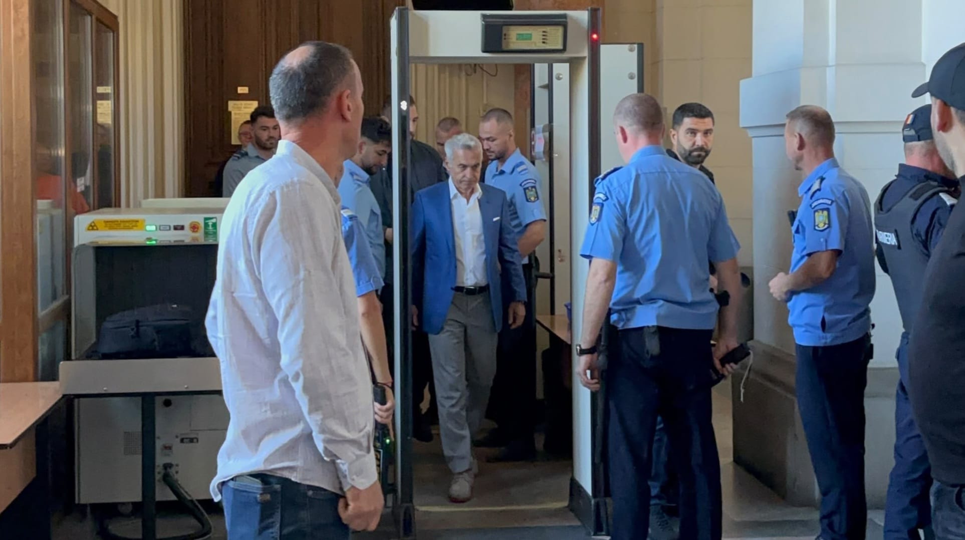 Încep perchezițiile informatice în dosarul de înșelăciune cu Călin Georgescu și Ionel Rusen