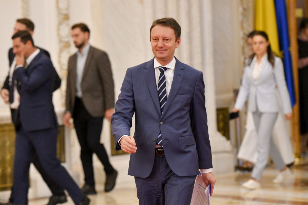 Vot de învestitură pentru Guvernul Siegfried Mureșan: Parlamentul decide astăzi viitorul cabinetului