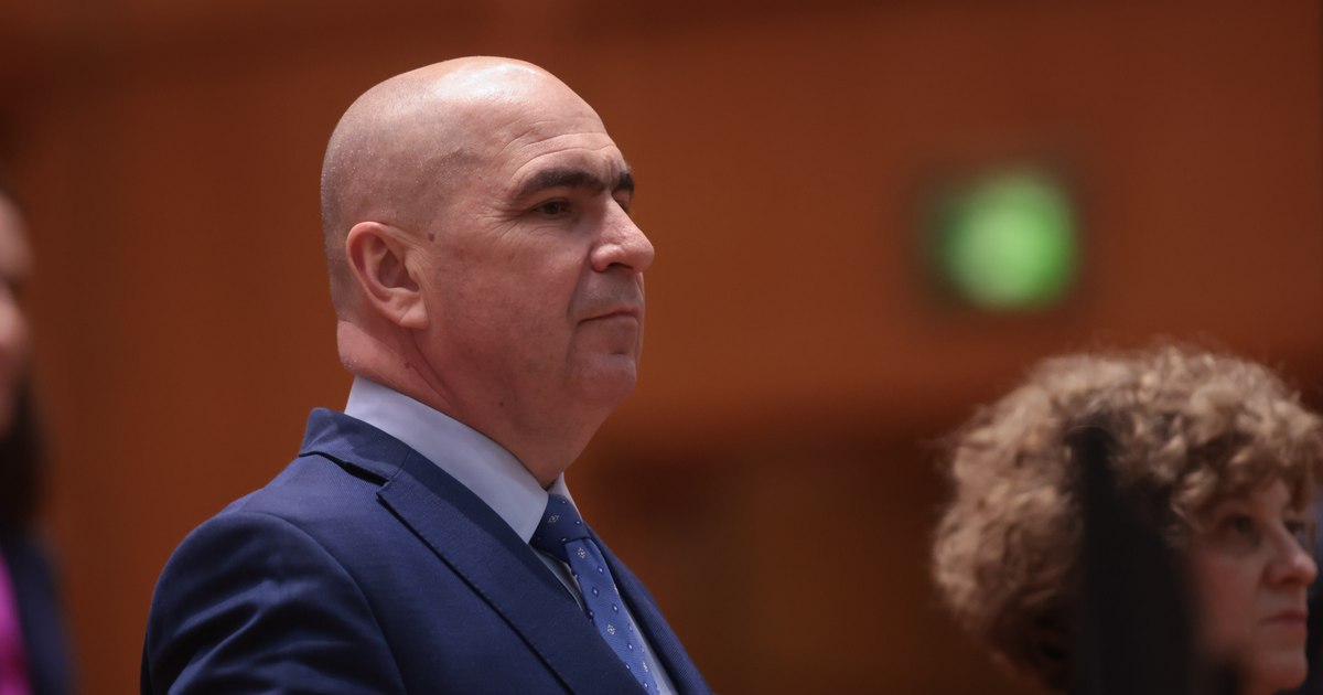 Ilie Bolojan a fost huiduit în Parlament înainte de discursul privind învestirea Guvernului Mureșan