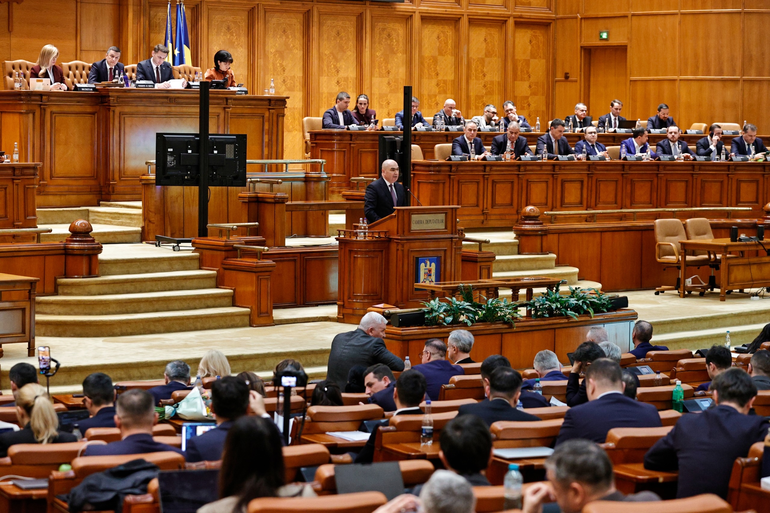 Cabinetul propus de Siegfried Mureșan a fost respins de Parlament. Nu s-a obținut majoritatea necesară