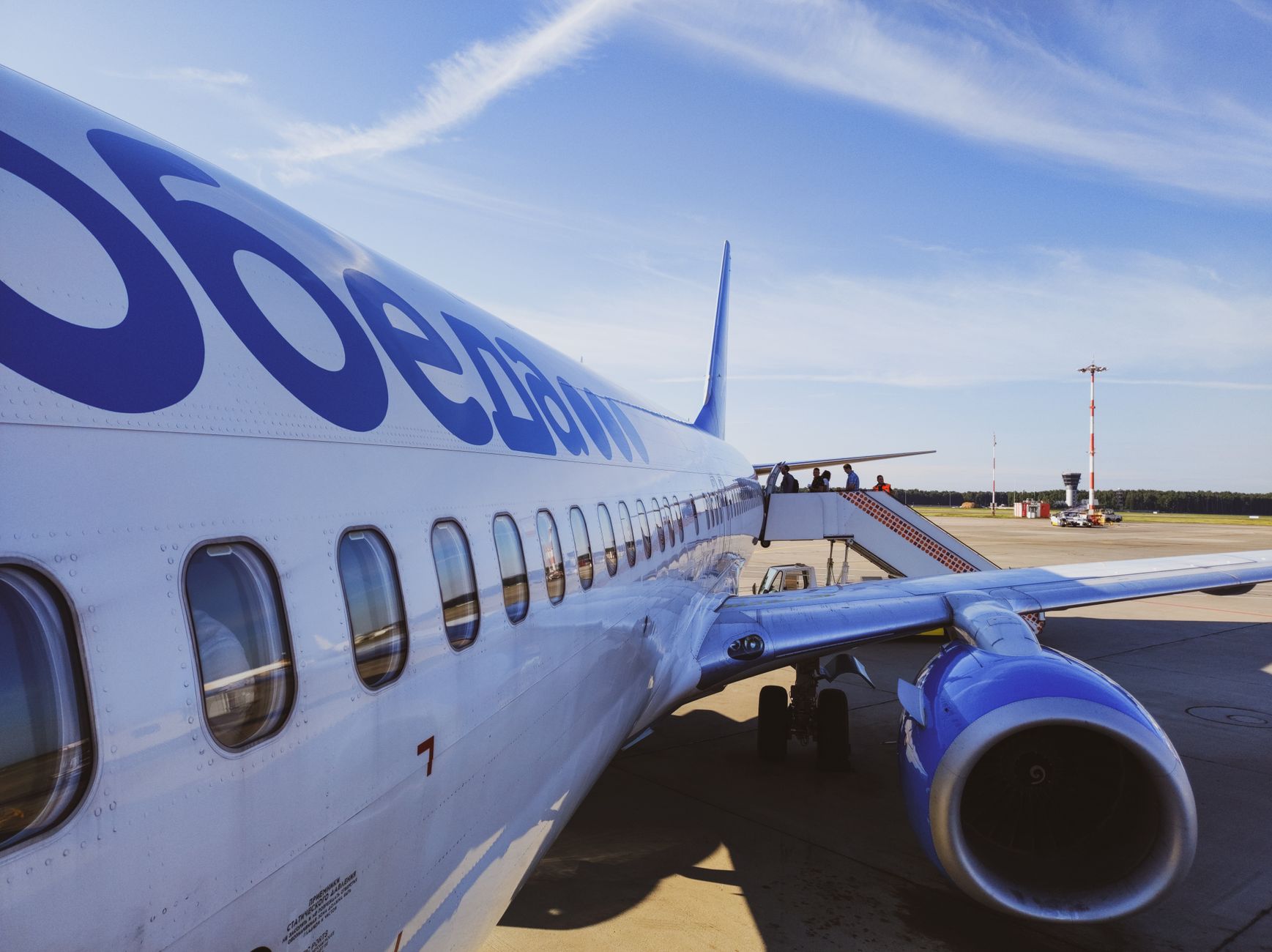 Senatorul Cristian Ghinea prezice falimentul TAROM în șase luni; Sindicatul Unit TAROM amenință cu proces