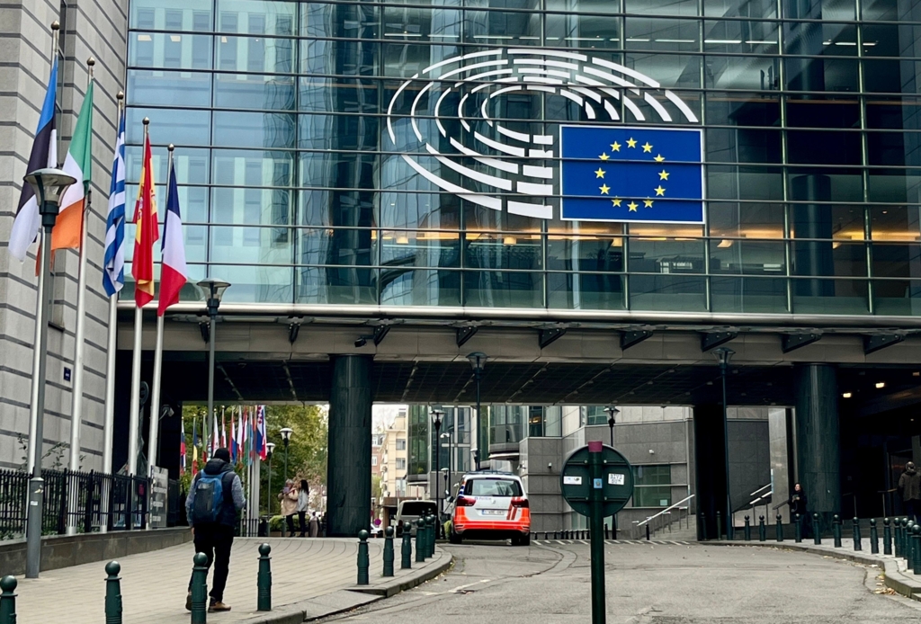 Sindicaliști români au protestat la Bruxelles pentru dreptul la negociere colectivă și creșterea salariului minim
