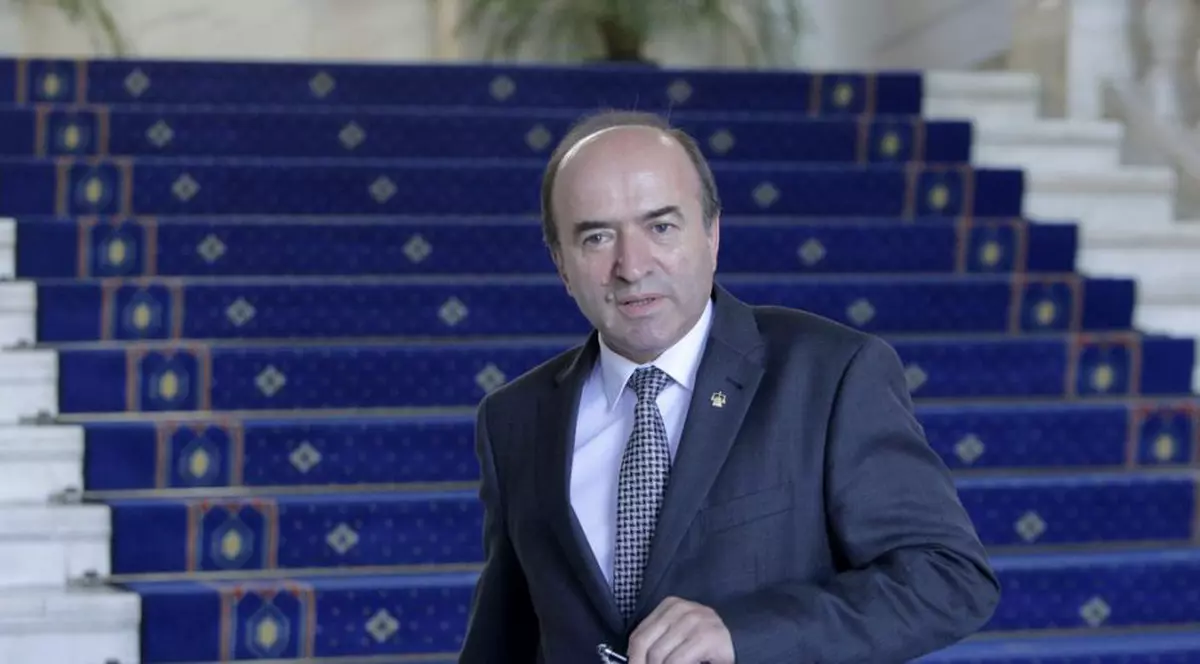 Tudorel Toader explică mecanismul prin care se evită alegerile anticipate în România