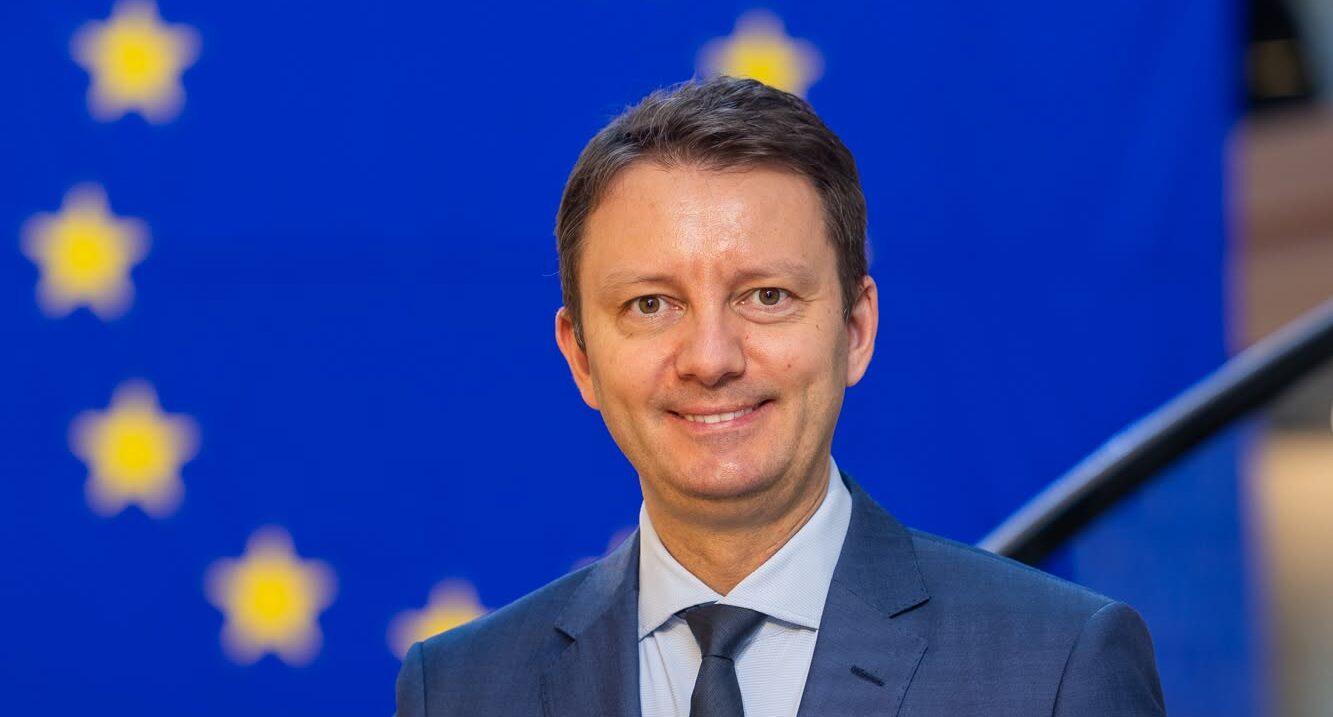 Siegfried Mureșan îl acuză pe Sorin Grindeanu că a părăsit plenul Parlamentului înainte de votul de învestire