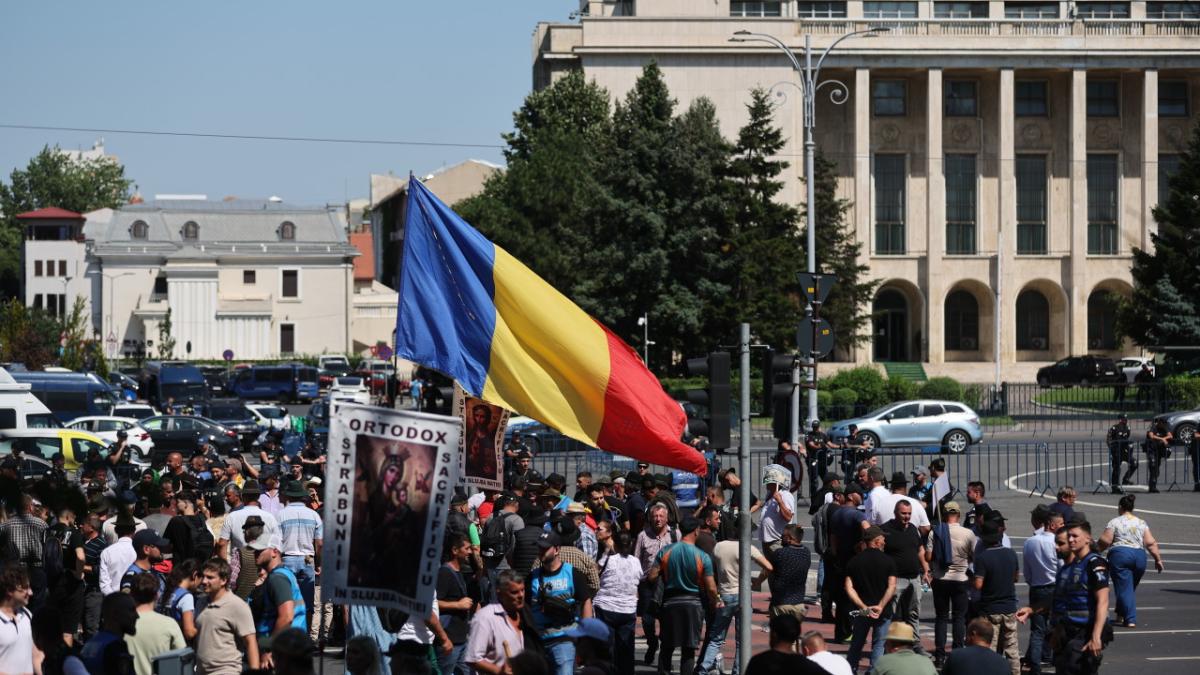 Protest masiv al fermierilor în fața Guvernului: Jandarmeria pregătește echipe de dialog și filtre de control
