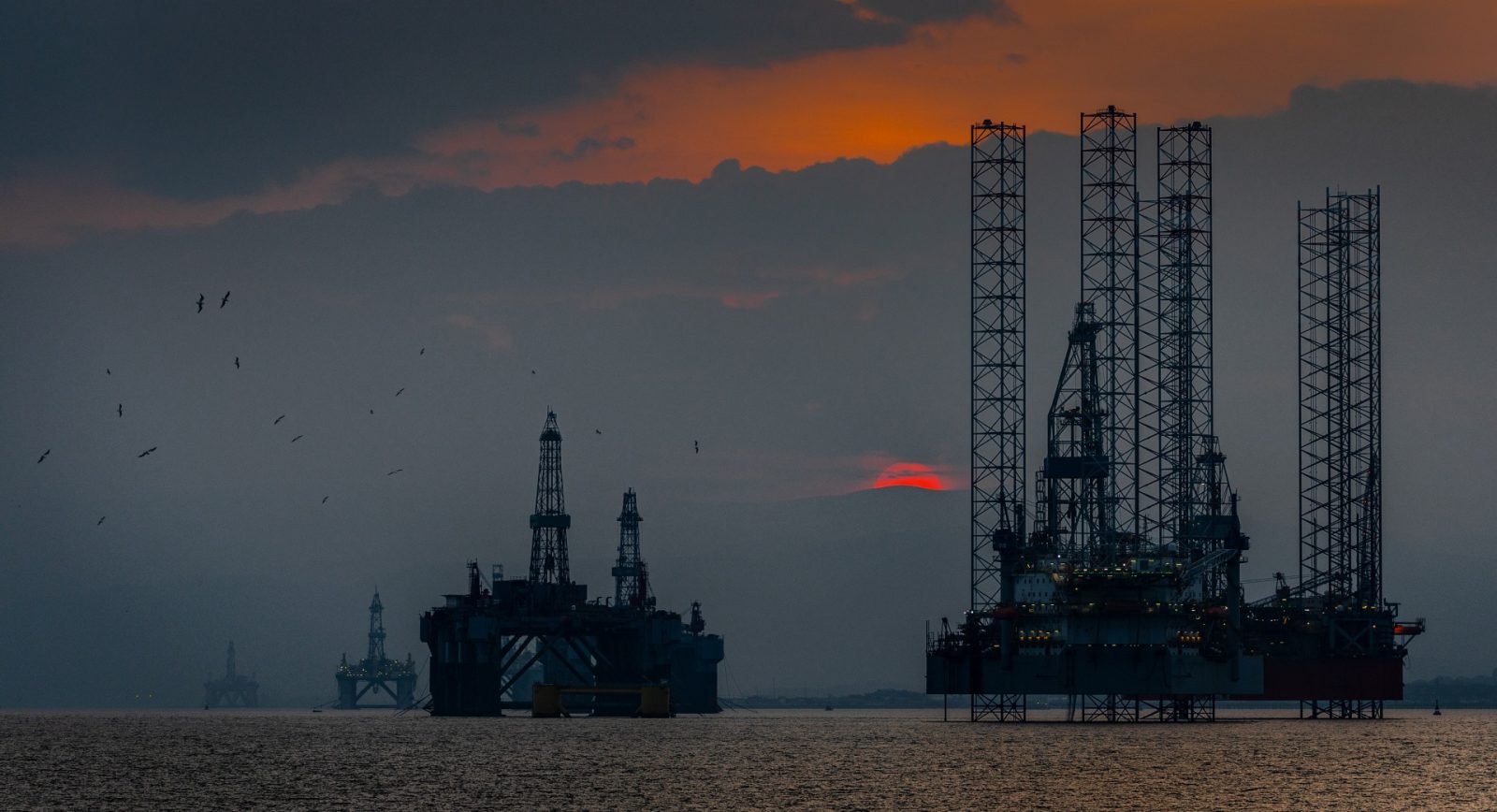 Comisia Europeană solicită României respectarea normelor de siguranță pentru operațiunile petroliere și gaziere offshore