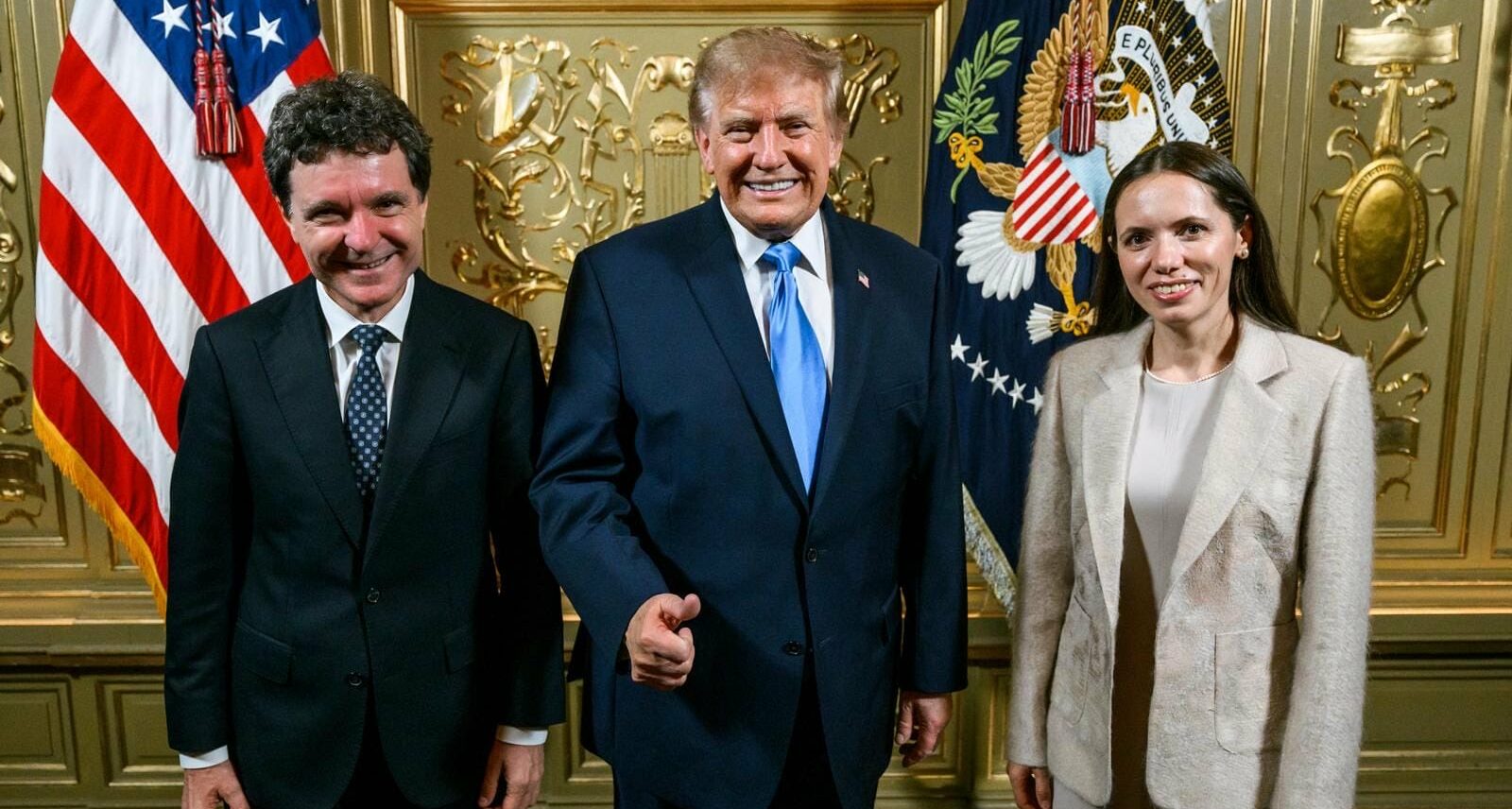 Explicația pentru publicarea tardivă a fotografiei lui Nicușor Dan cu Donald Trump de la New York