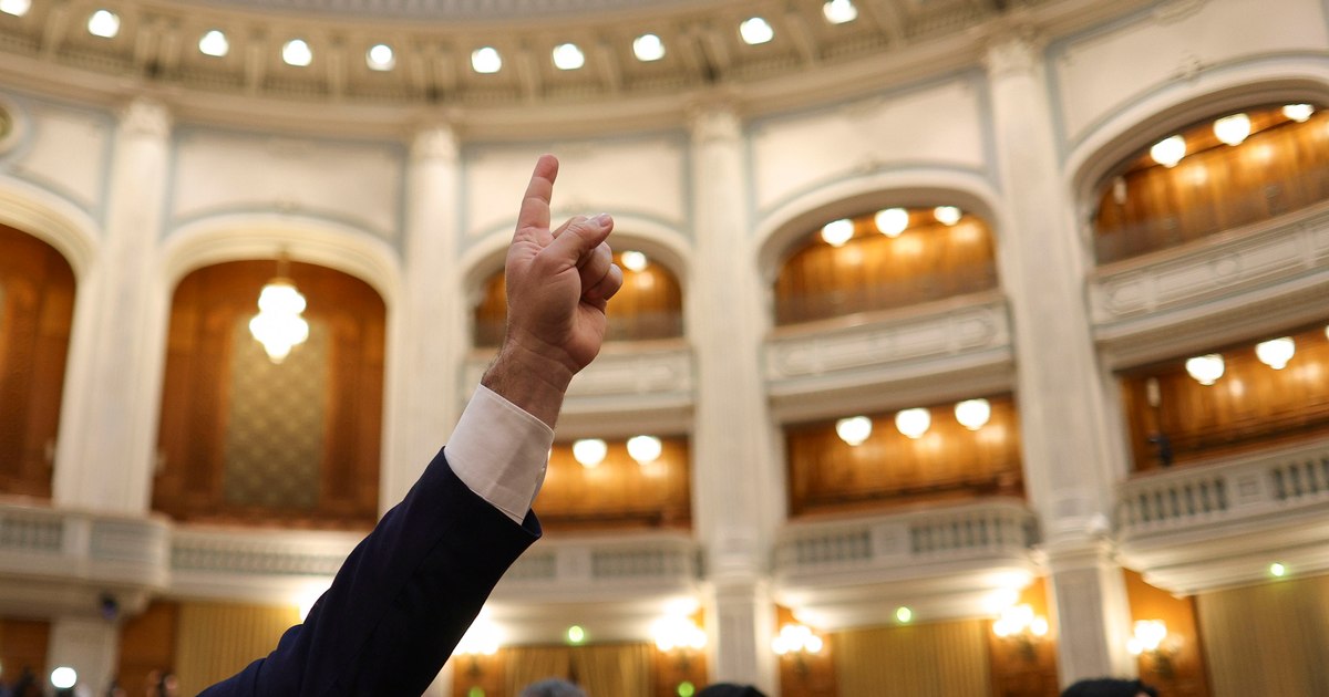 AEP pregătește cadrul legal pentru alegeri anticipate. Tudorel Toader avertizează Parlamentul