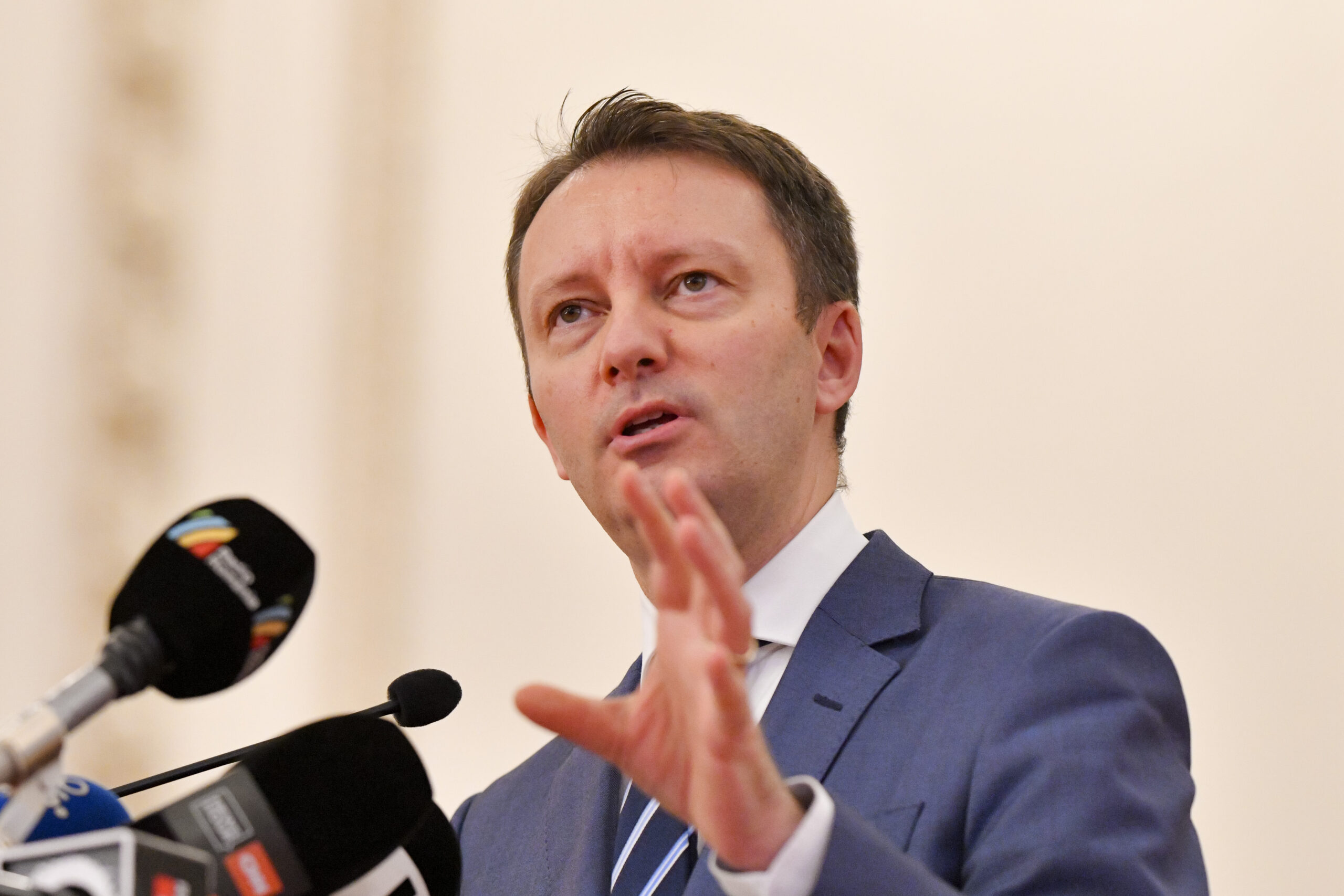 Siegfried Mureșan acuză PSD de deprecierea leului: „Ne costă bani, atât când este la guvernare, cât și în opoziție”
