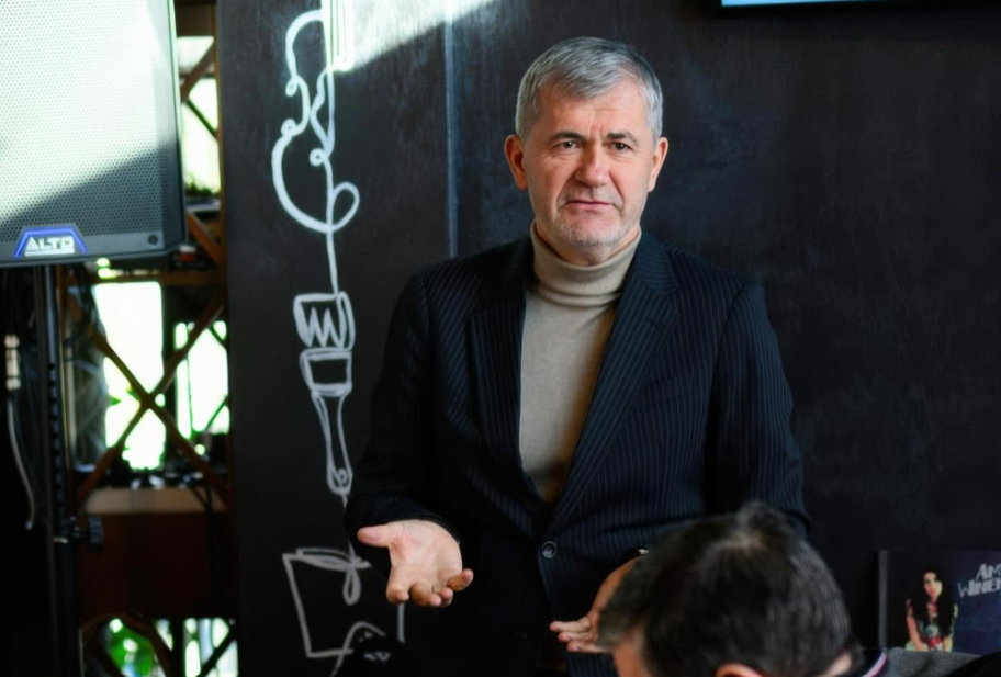 Președintele Consiliului Județean Botoșani, Valeriu Iftime, a fost audiat de DNA Iași