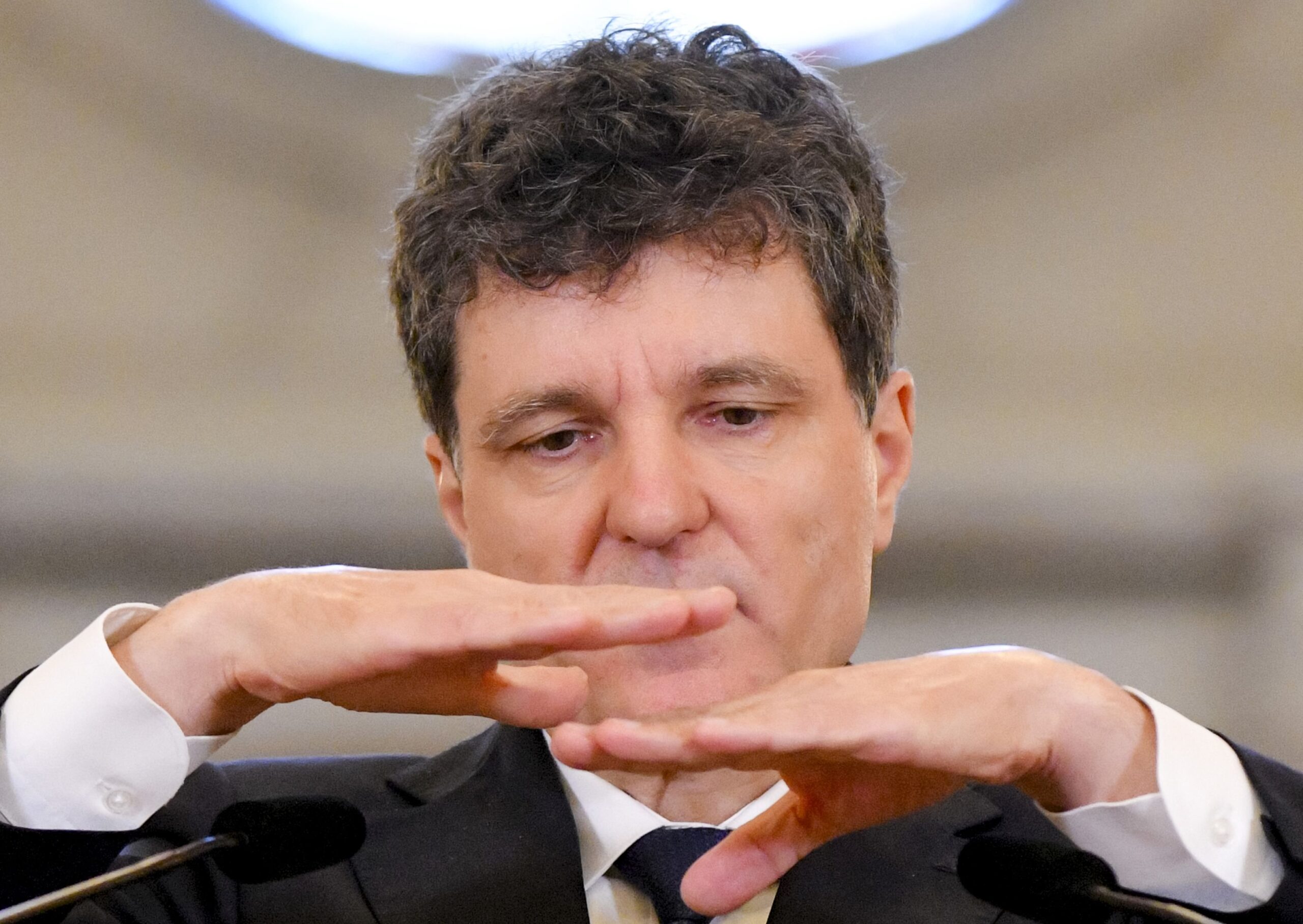 Administrația Prezidențială demontează fotografii false cu Nicușor Dan și Donald Trump
