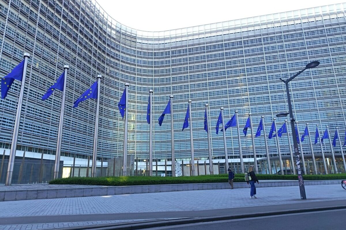 Comisia Europeană lansează Element Pro ca alternativă la Microsoft Teams, dar oficialii critică dur noul instrument