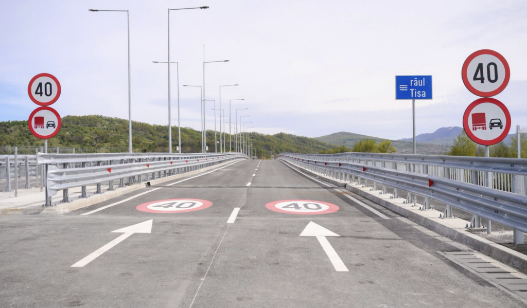 Se deschide un nou punct de frontieră între România și Ucraina: traficul pe noul pod peste Tisa începe joi