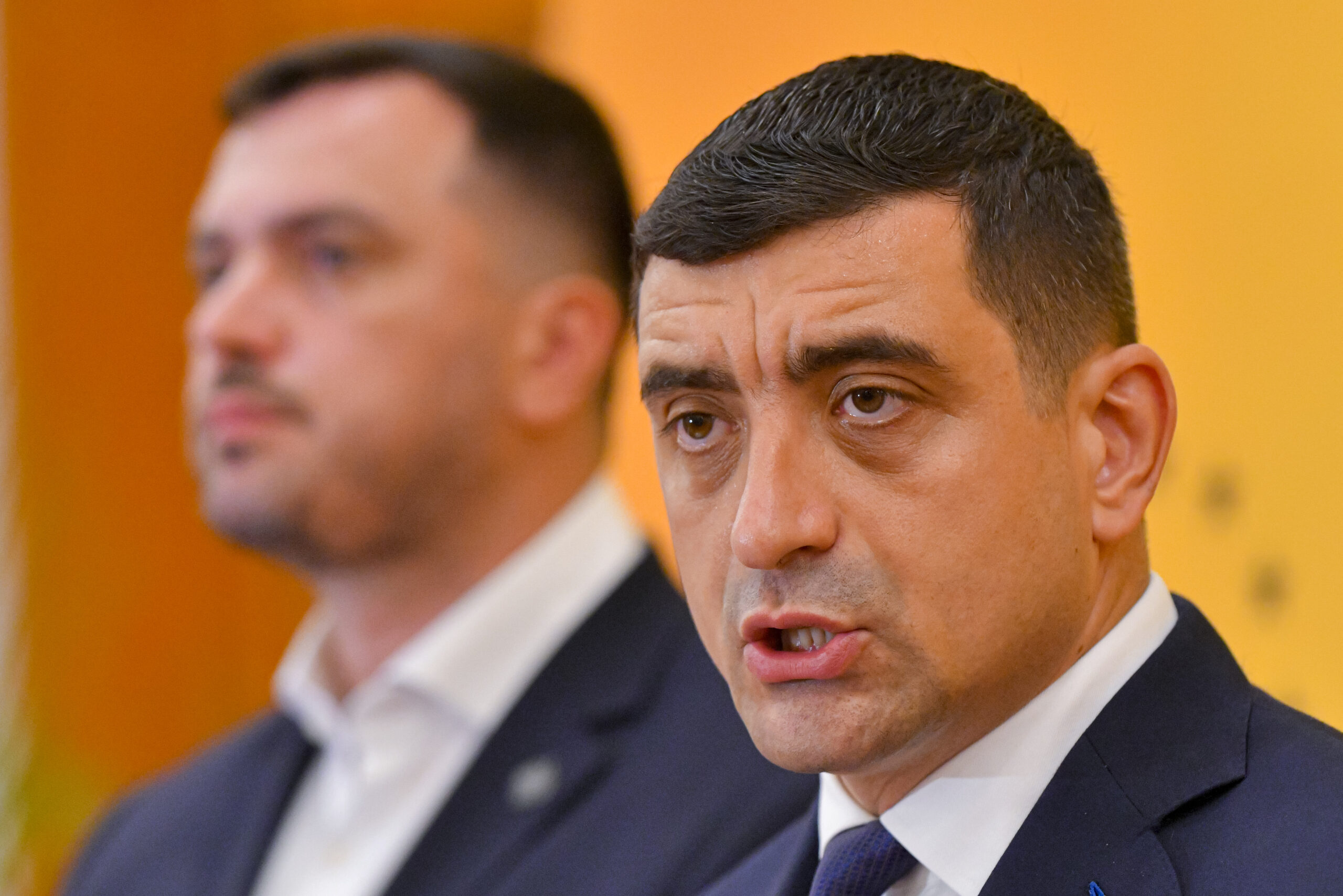 George Simion a reacționat la desemnarea lui Luca Niculescu pentru funcția de premier: „Tot o marionetă”