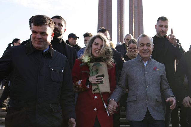 Cristela Georgescu și Călin Georgescu sunt la DIICOT pentru percheziții informatice