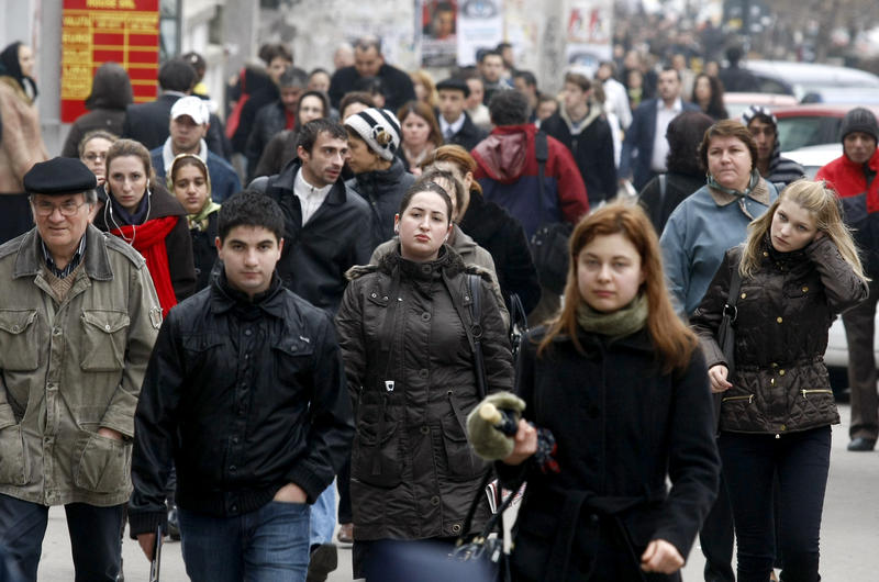 Impactul crizei politice asupra economiei: costurile dobânzilor și presiunea asupra leului