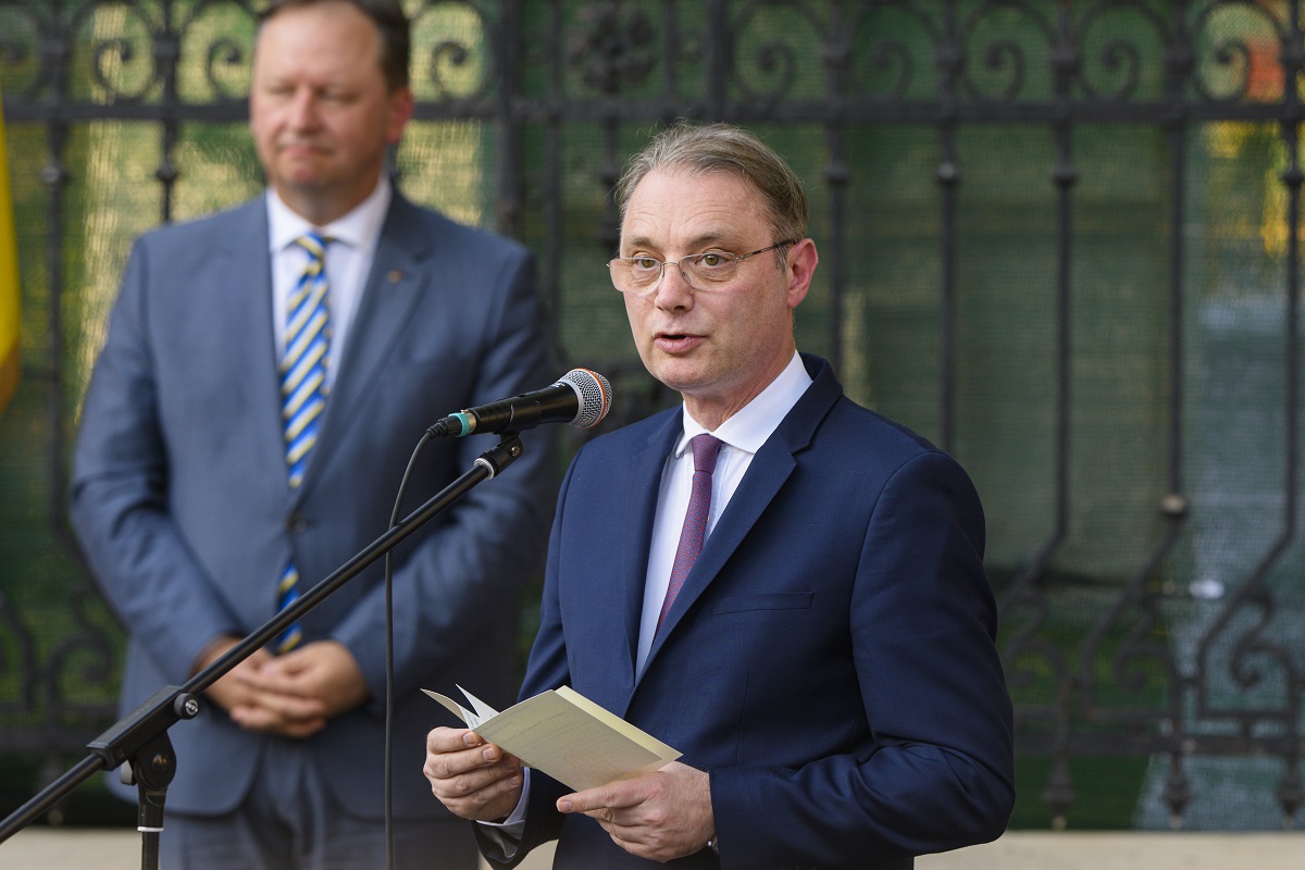 Luca Niculescu anunță elaborarea programului de guvernare: priorități economice și consultări cu partidele