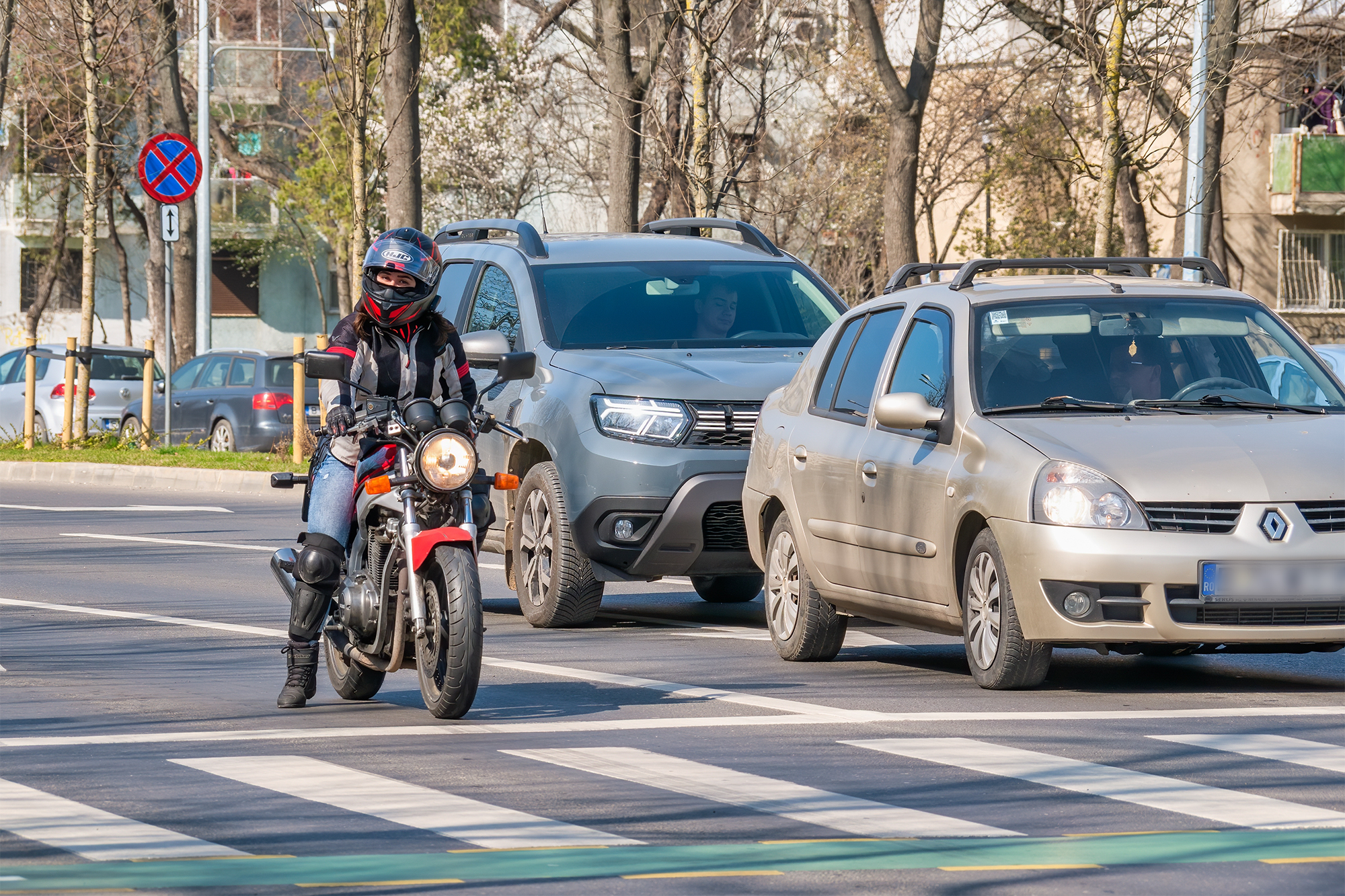 Camera Deputaților a votat modificarea legislației rutiere pentru motocicliști și mopediști
