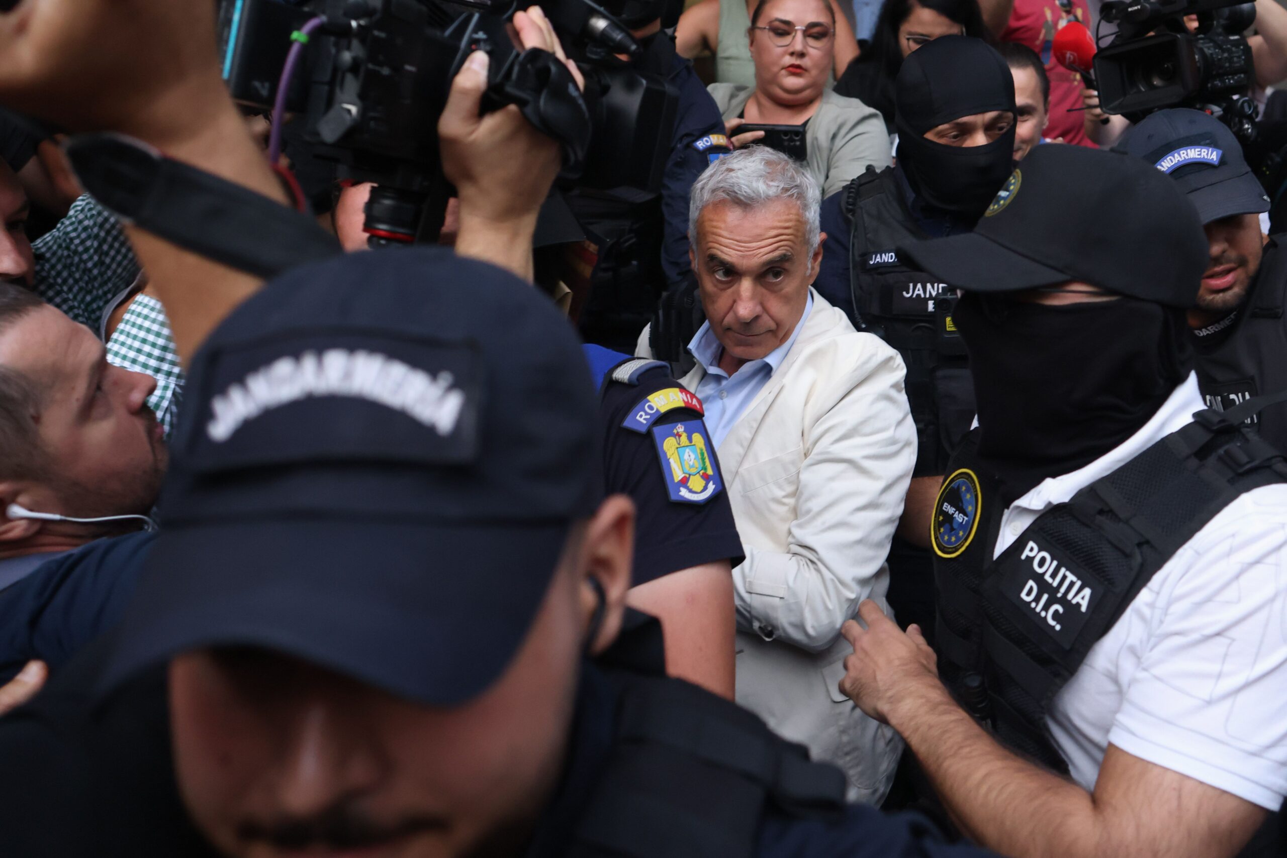 DIICOT a pus sechestru pe conturile bancare ale lui Călin Georgescu în dosarul pentru grup infracțional