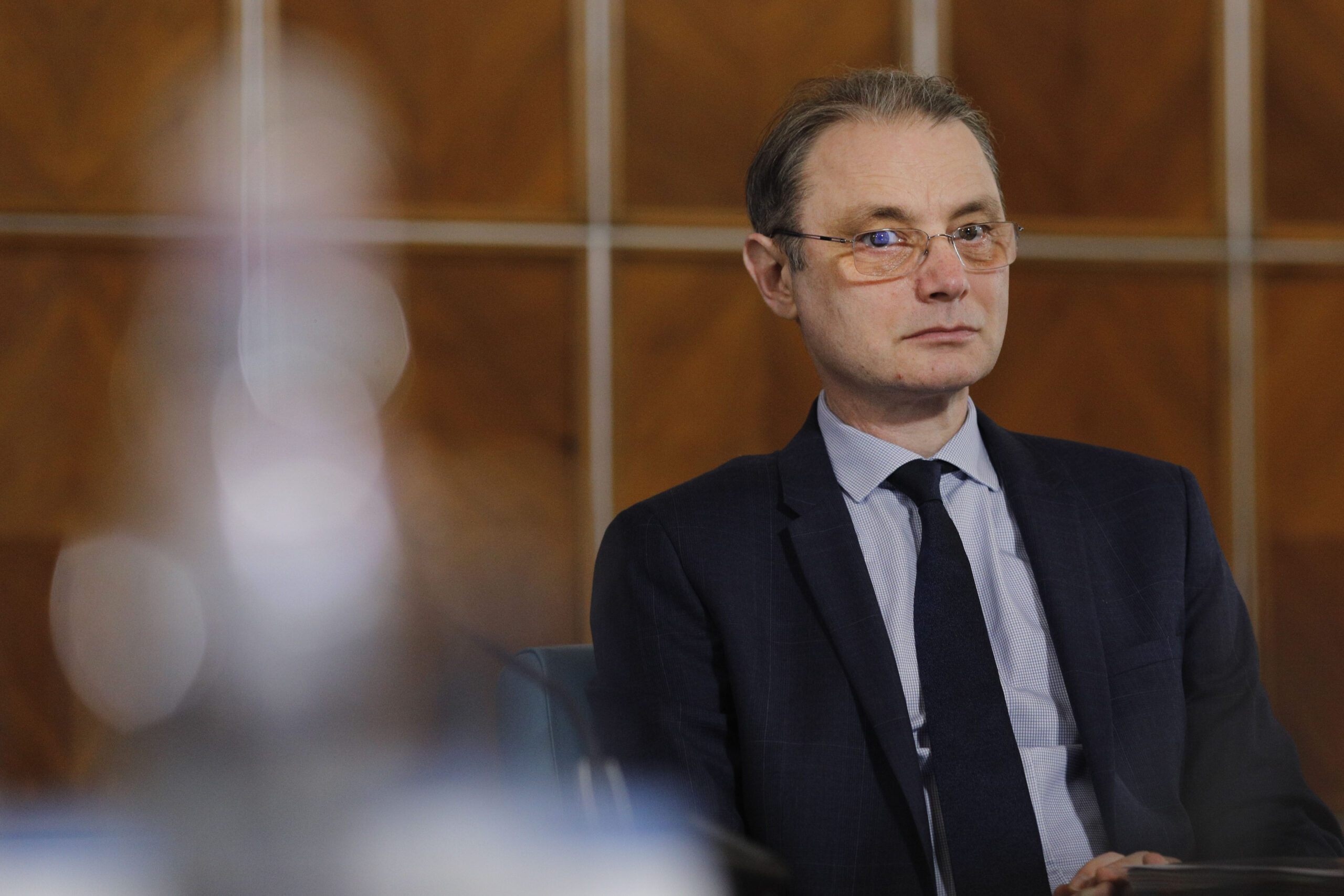 Premierul desemnat, Luca Niculescu, negociază joi formarea Guvernului cu liderii partidelor parlamentare