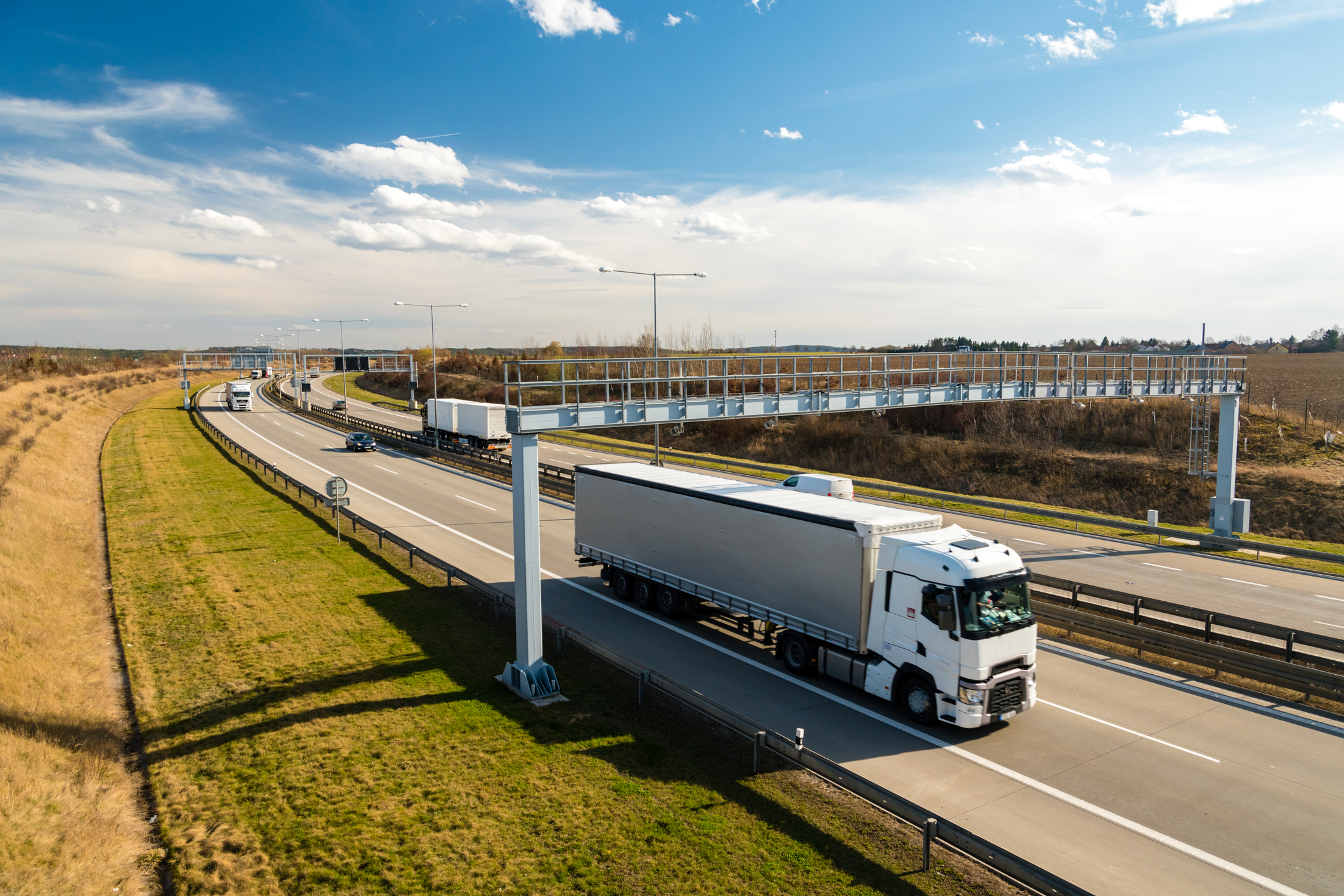 Transportatorii solicită suspendarea amenzilor pentru sistemul TollRo până în 2027