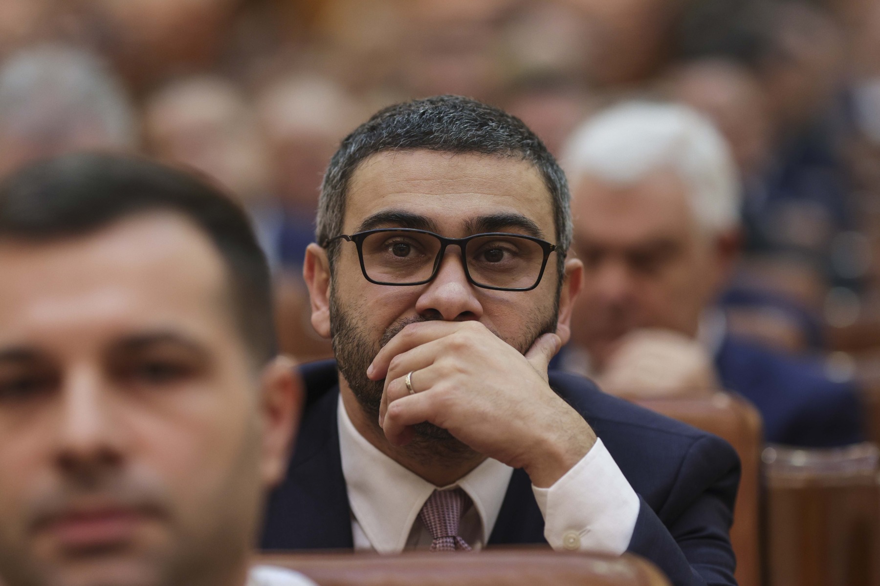 Florin Manole a apărat zborul în Mykonos cu judecători și afaceriști: „Ar fi trebuit să facem întâlniri în Ferentari?”