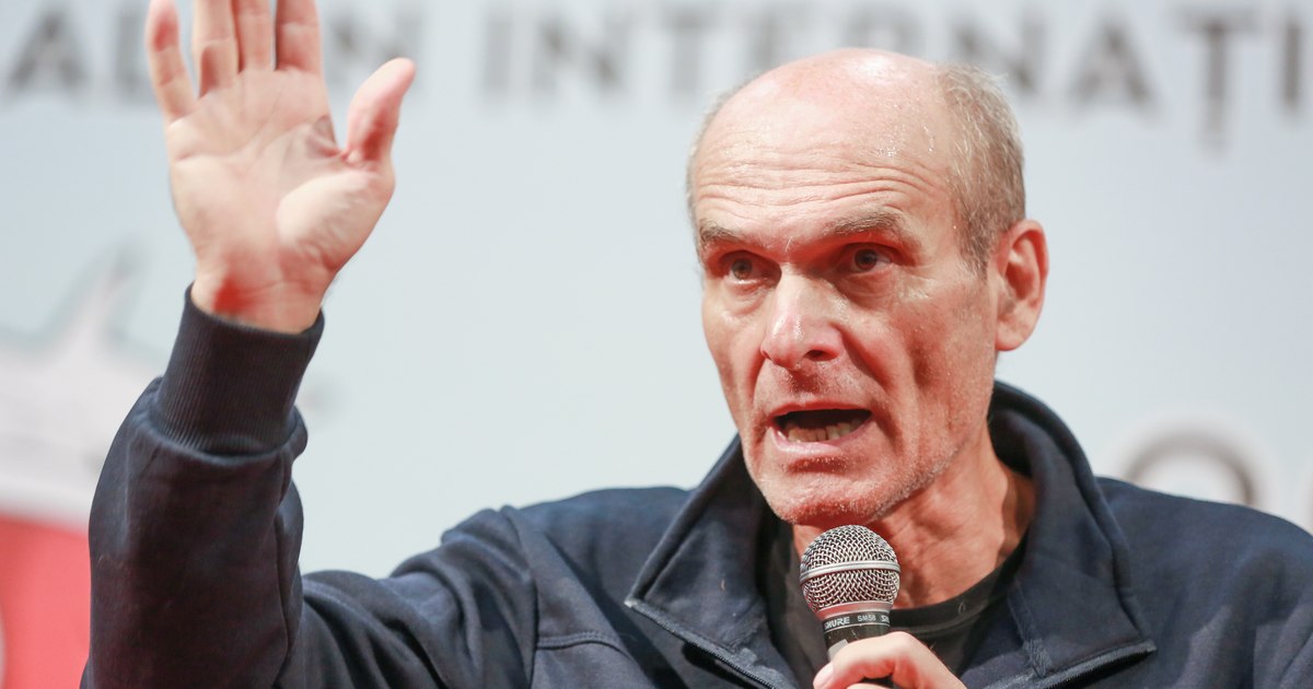 Cristian Tudor Popescu solicită investigarea averii lui Călin Georgescu: întrebări despre vile și limuzină