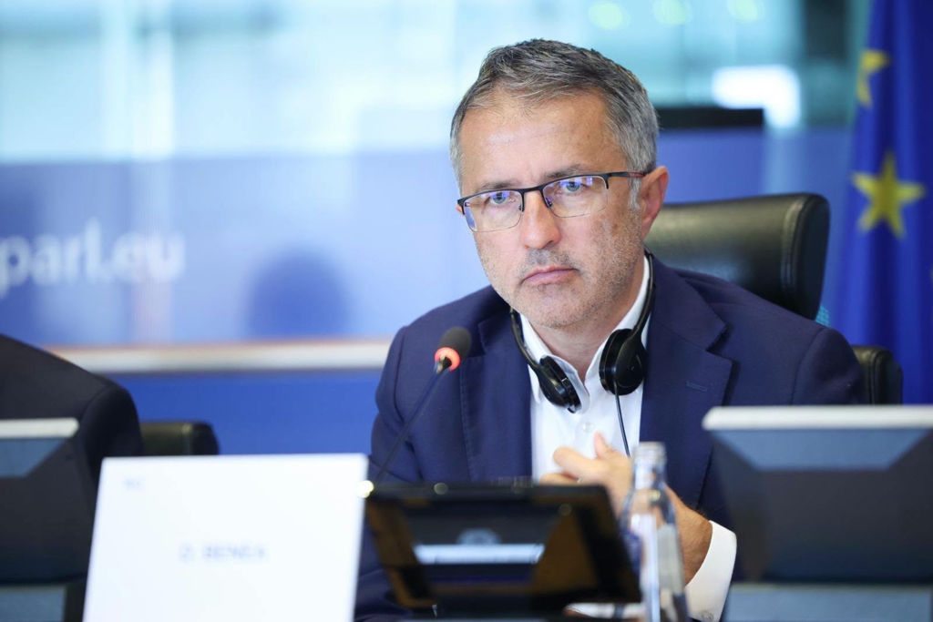 Dragoș Benea sugerează că o alianță PSD-AUR nu ar fi o opțiune tragică pentru țară