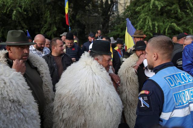 Fermierii amenință cu blocajele în Valea Oltului dacă nu primesc răspuns de la Guvern