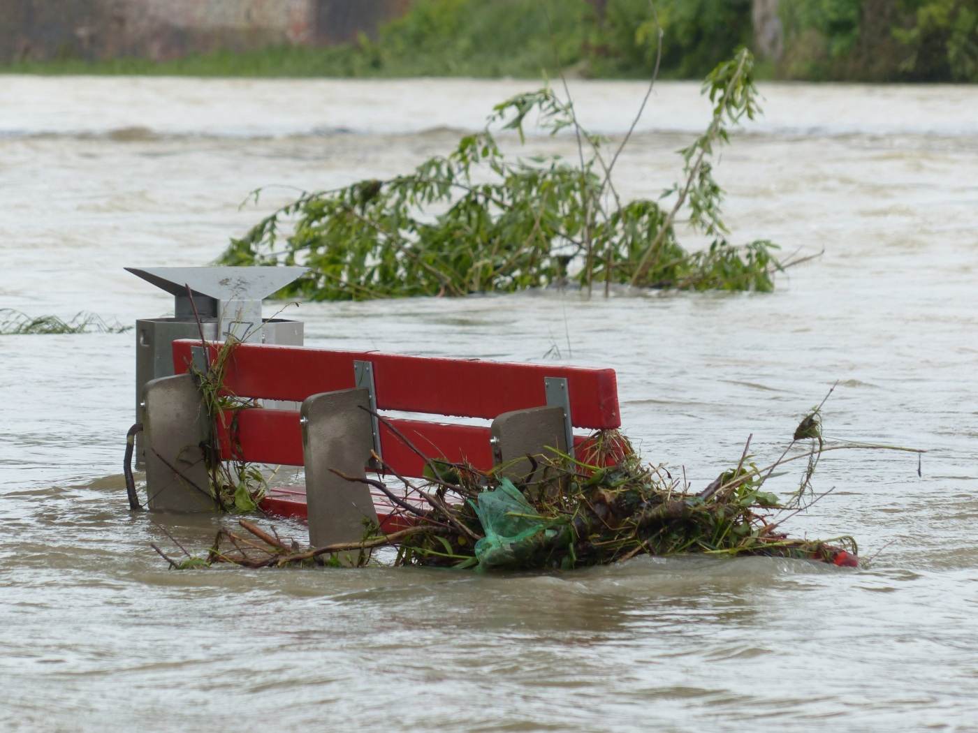 România va primi 14,3 milioane euro pentru refacerea infrastructurii afectate de inundații