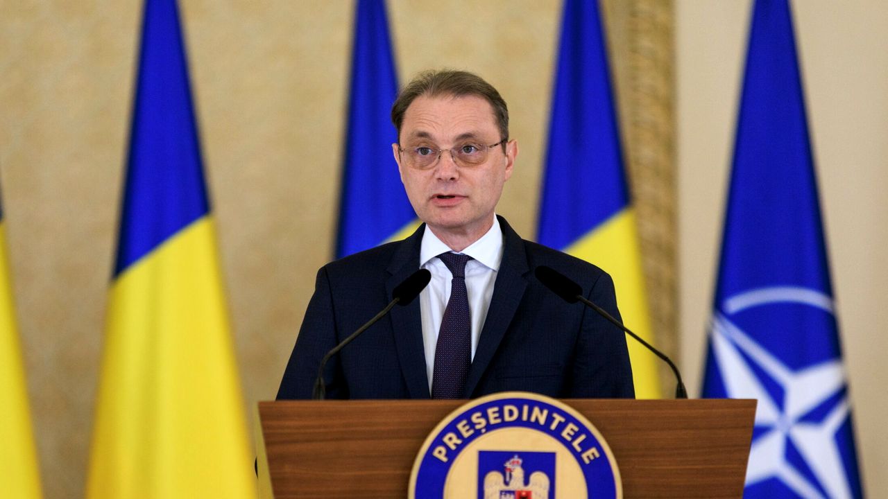Luca Niculescu continuă luni consultările politice pentru formarea noului Guvern