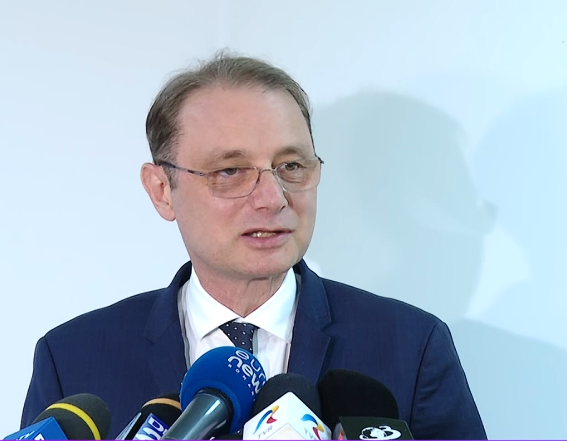 Luca Niculescu preferă un guvern politic pentru a asigura responsabilitatea partidelor