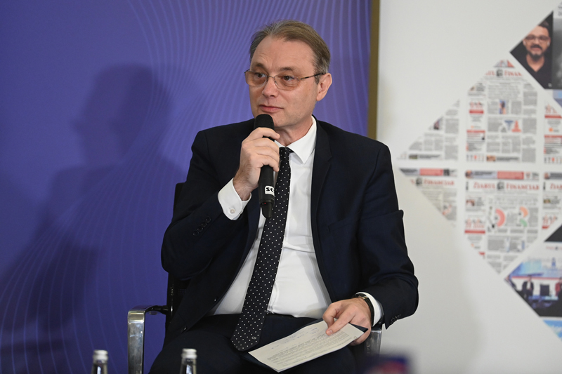 Negocieri pentru guvernul Luca Niculescu: PSD decide luni, PNL refuză participarea, dar nu exclude votul
