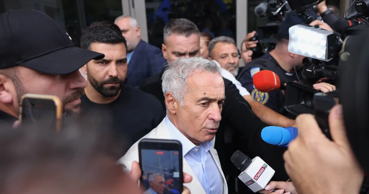 Stenograme cu contul lui Călin Georgescu: Mesaje despre pariuri pe victoria candidatului și vizibilitatea de pe TikTok